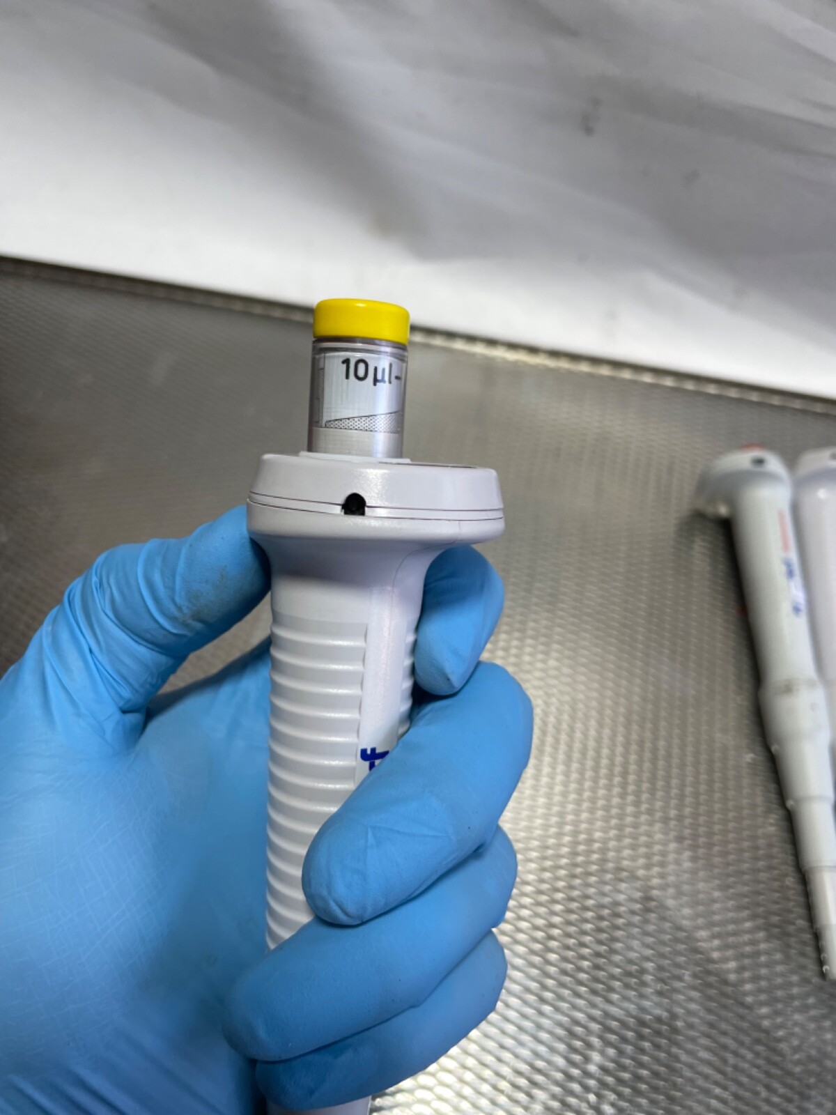 Eppendorf | 10-100uL Pipette | Single Channel Adjustable Volume