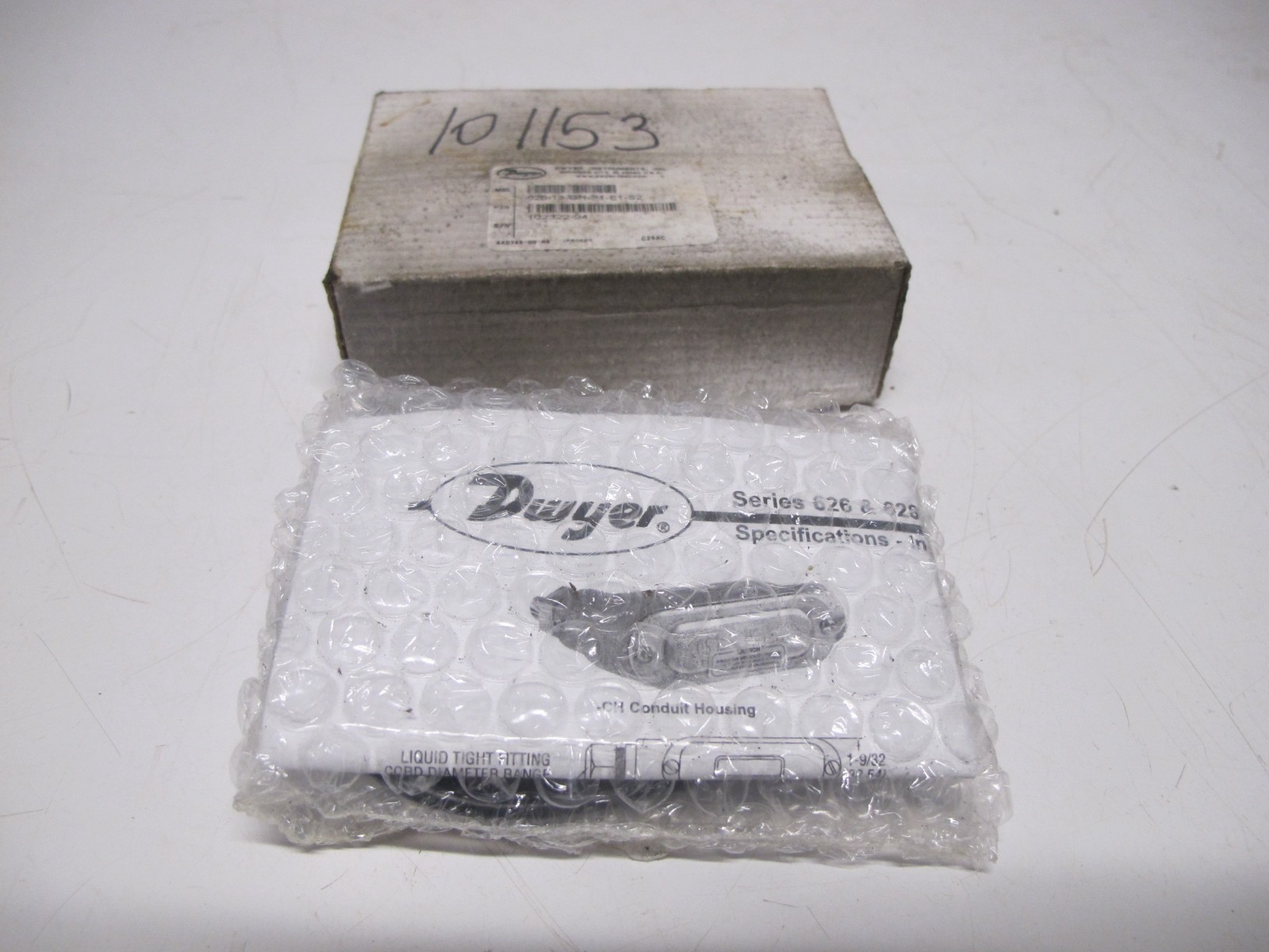 New Dwyer Instruments 628-13-GH-P1-E1-S2 Pressure Transmitter 300 PSIG 102322-94