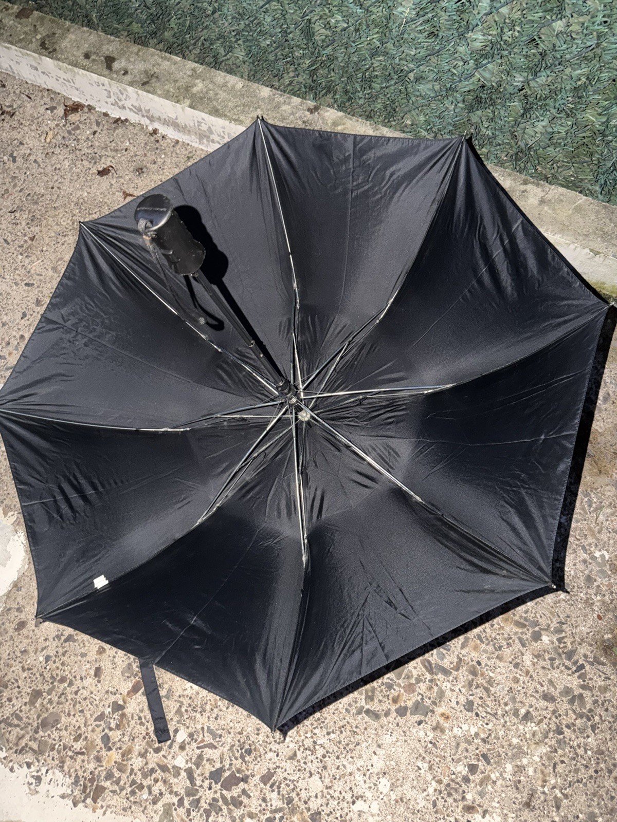 Black Solid Compact/Folding Umbrella for Unisex, 12 in Length