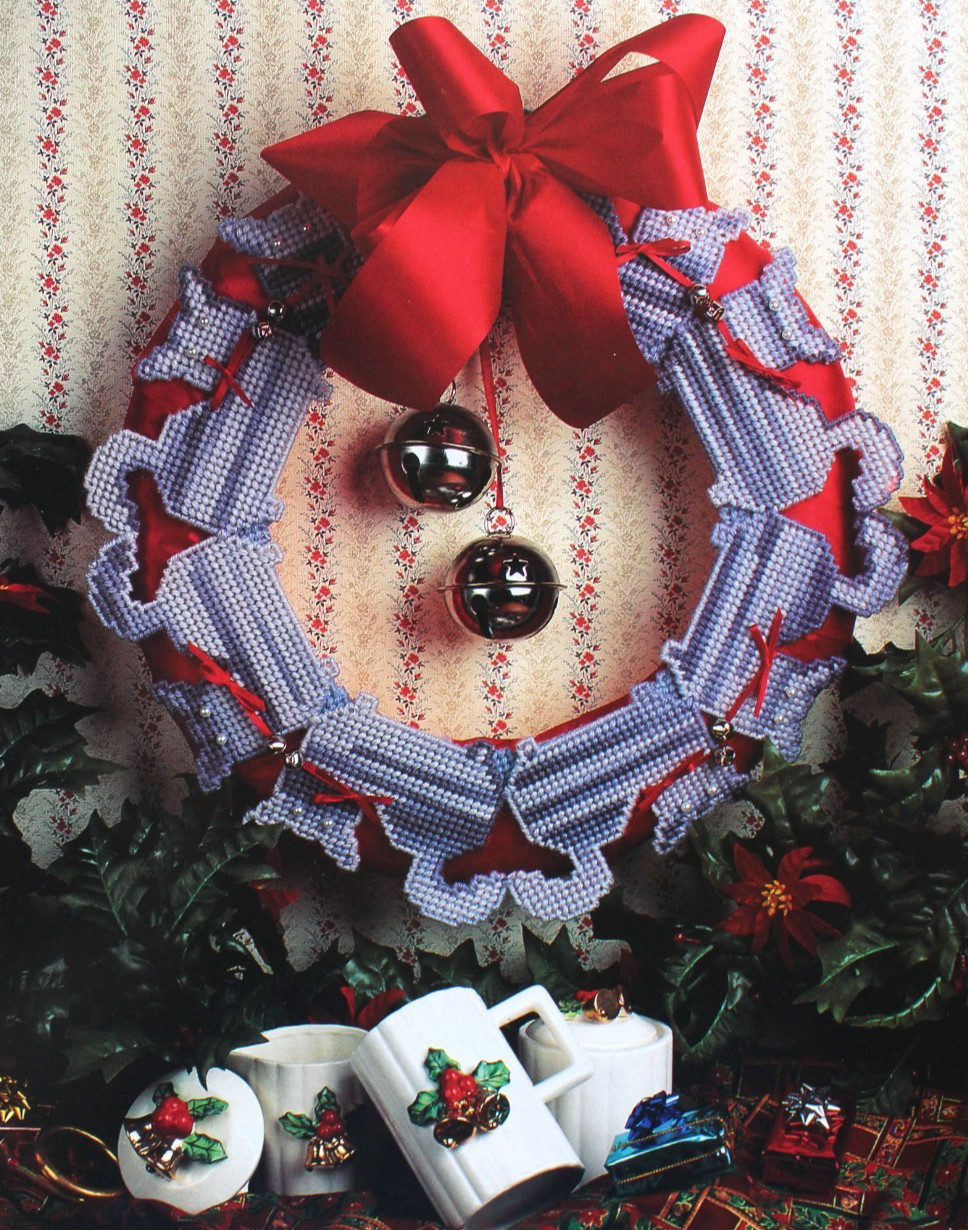 Cat In a Circle Wreath Plastic Canvas Patterns Annies Club HomeDecor