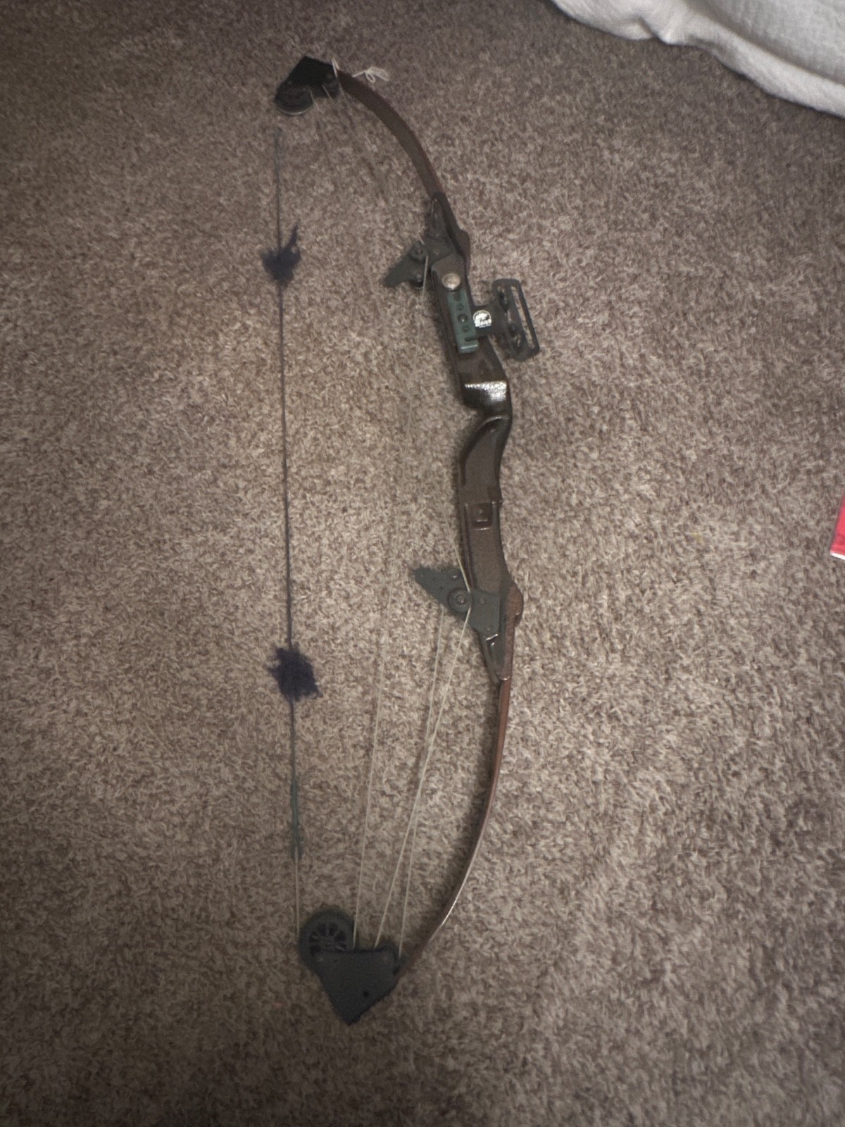 Bear Archery Whitetail Hunter Compound Bow RH AMO String Length 48 inches