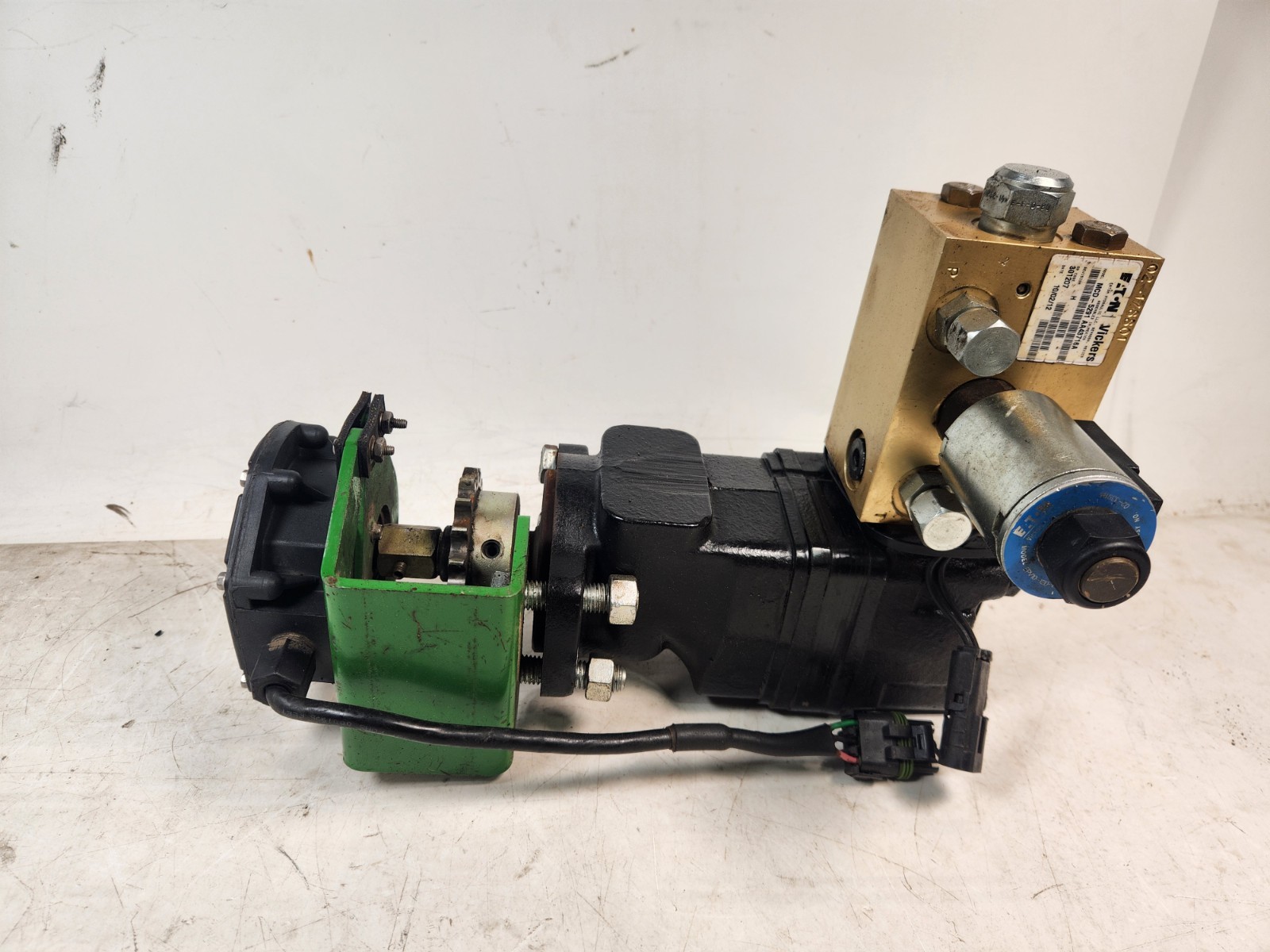 SeedStar Hydraulic Drive Motor, Valve,Sensor_AA43717_AA43716A_AA54557_John Deere