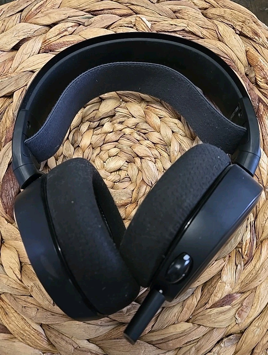 Steelseries Headphones And Mouse
