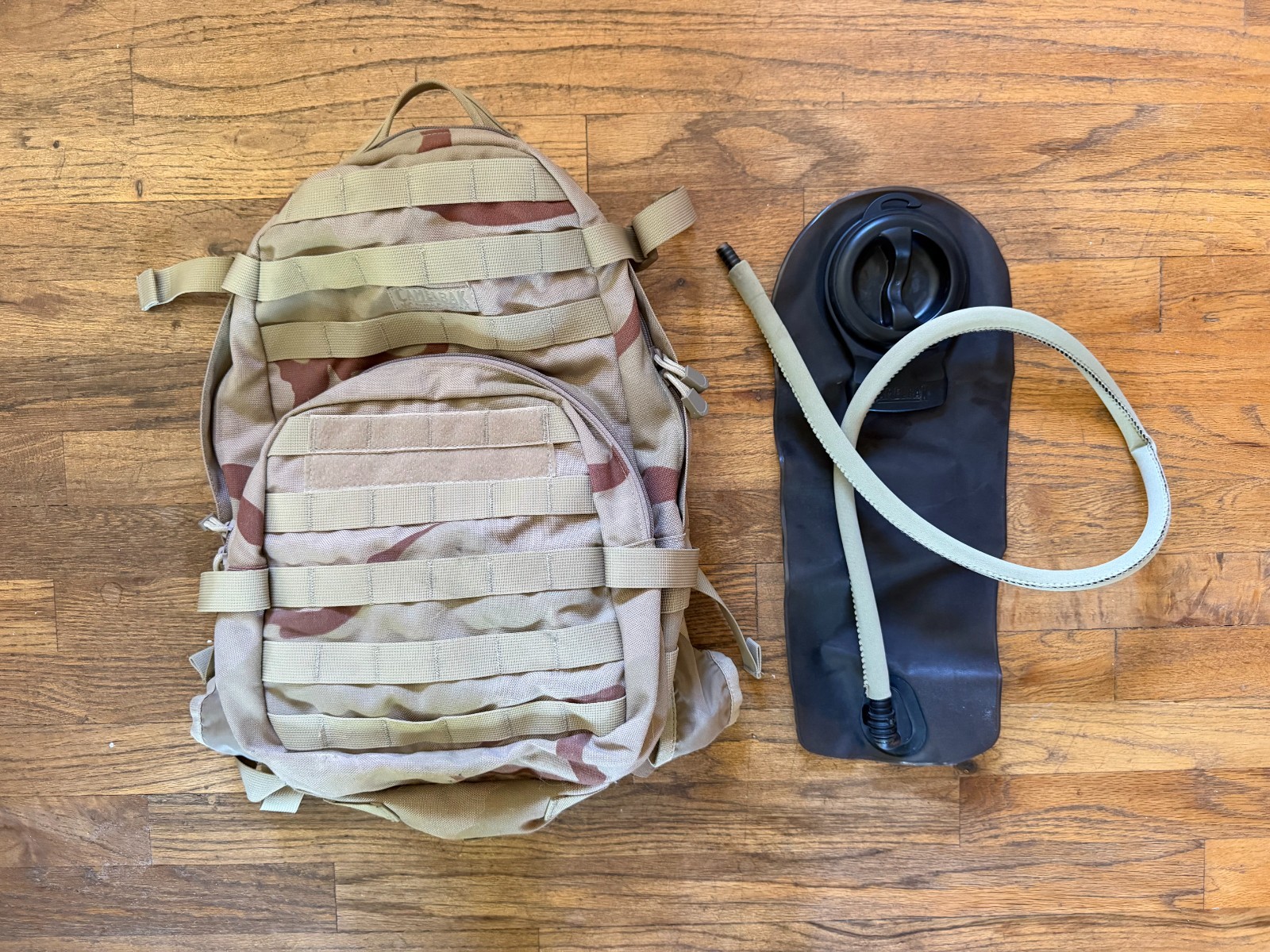 CAMELBAK HAWG Hydration Pack 18L Desert DCU Military Tactical Backpack Cordura