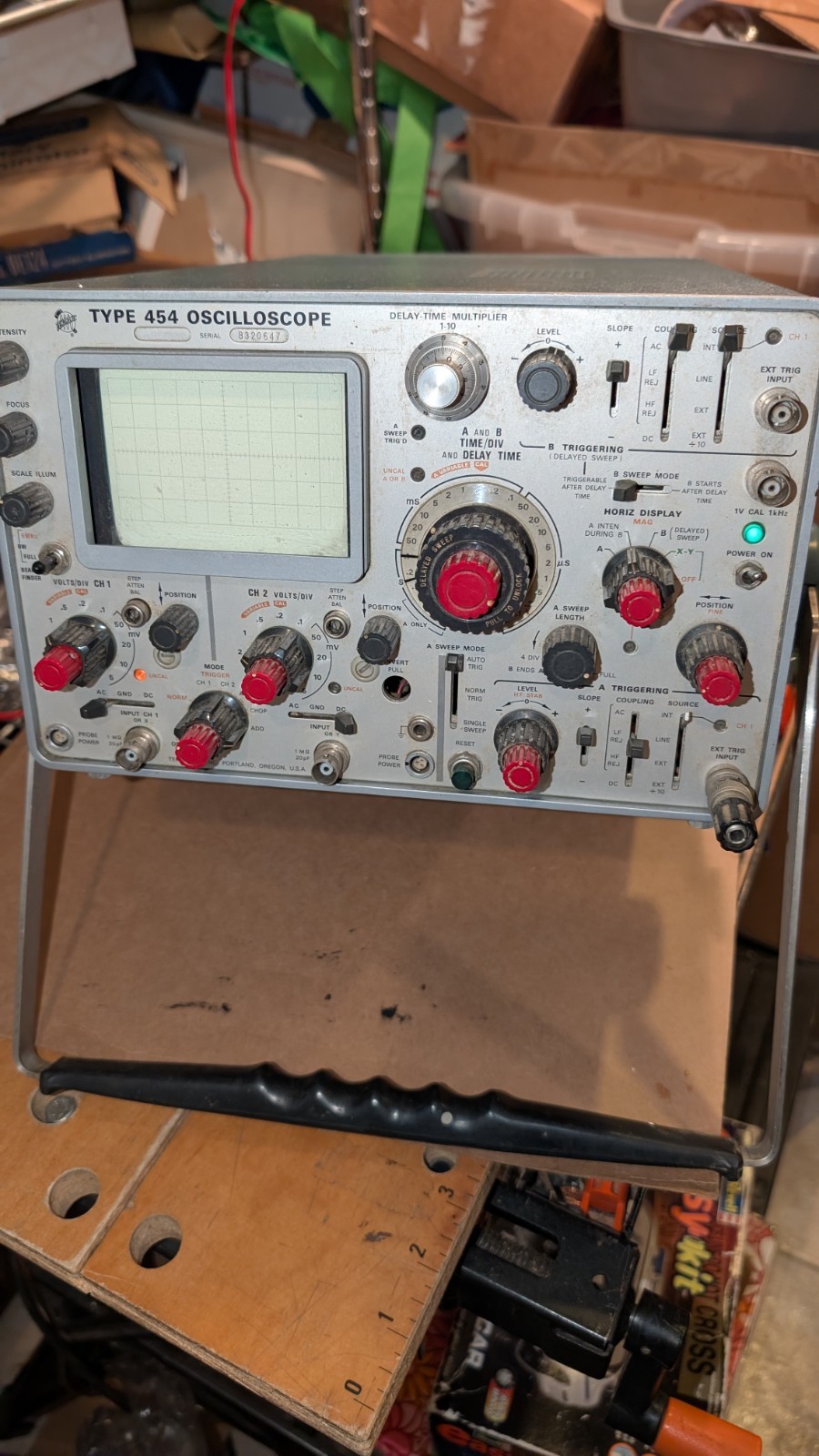 Tektronix Type 454 Oscilloscope powers up, working