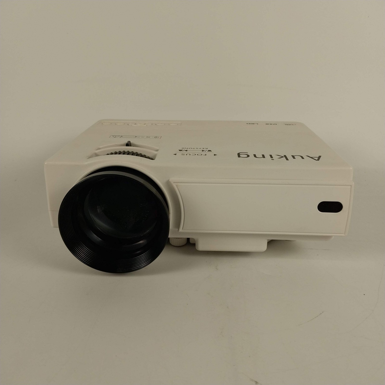 Auking Mf-8 1920 x 1080 2,600 Lumens LED Projector A008 Missing Remote