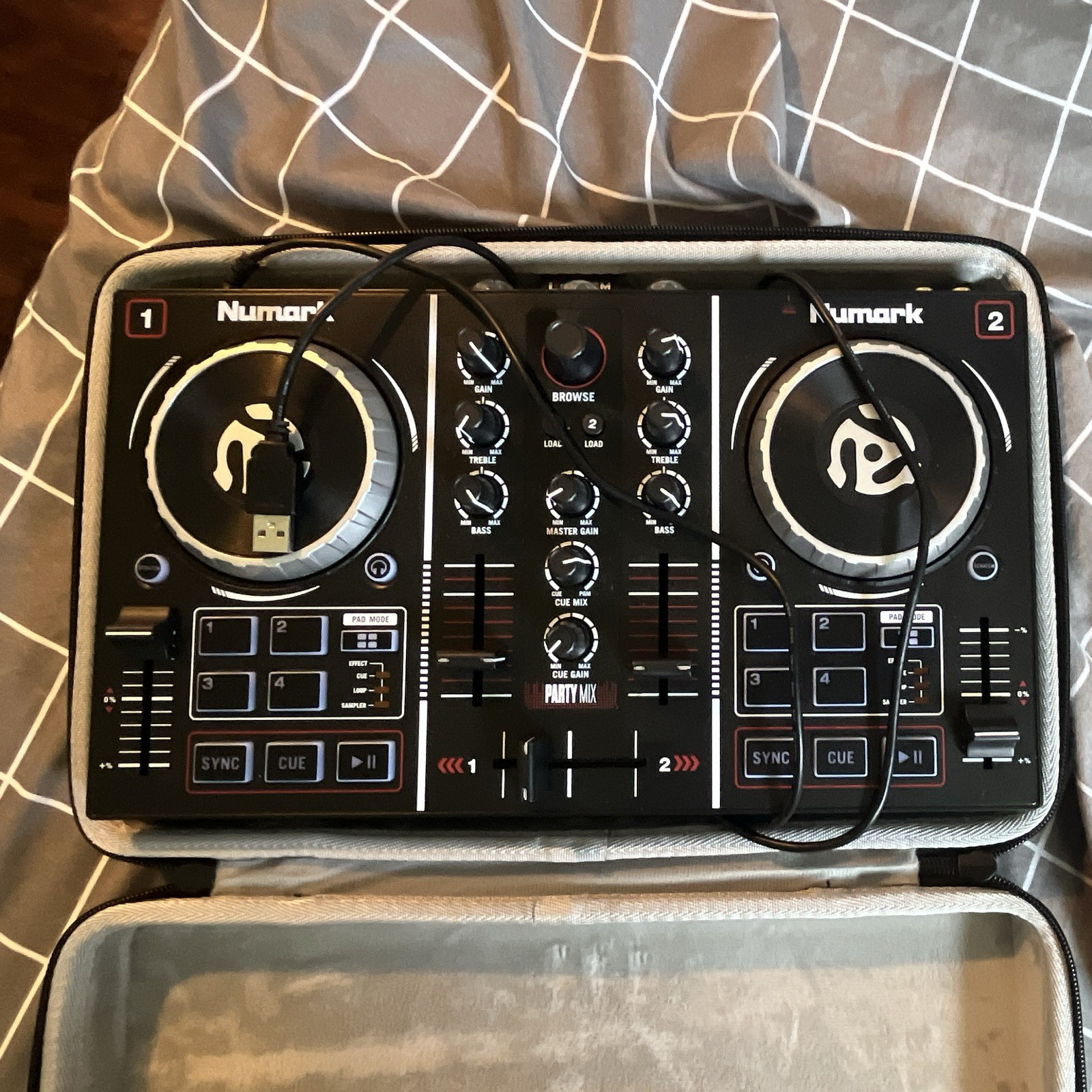Numark Party Mix 2-Deck 2-Channel DJ Controller Built-In Mixer USB 8 Pads