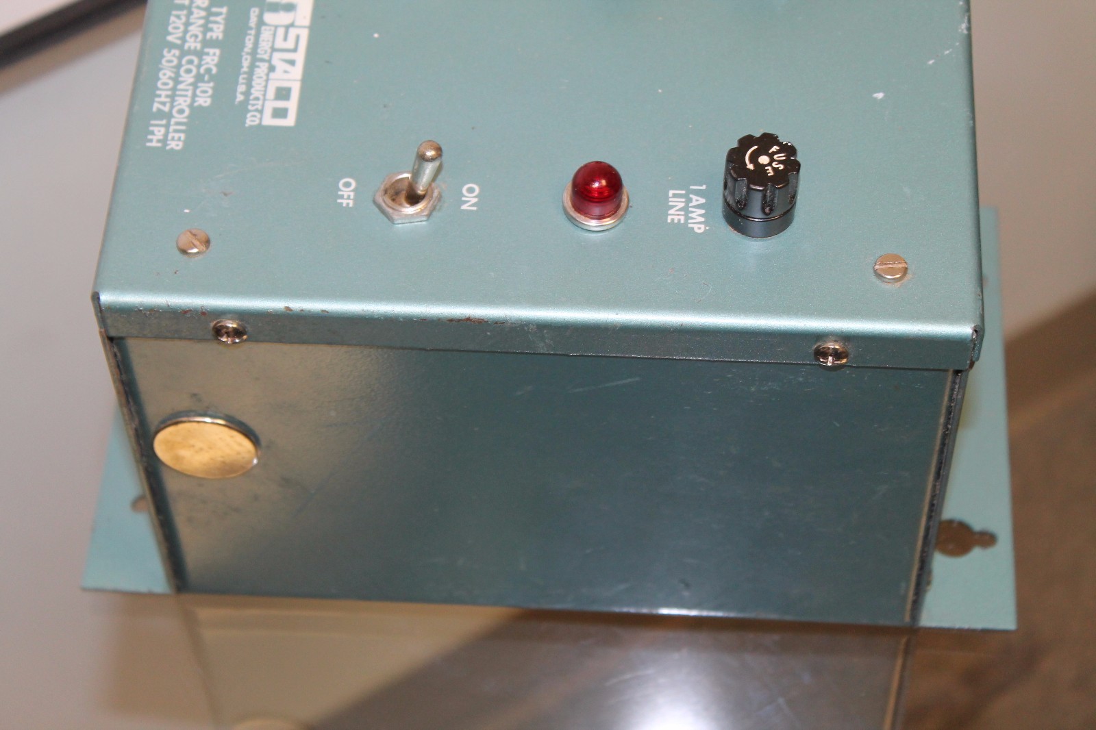 Staco Type FRC10R Full Range Controller 120V Input 1 Phase Blue