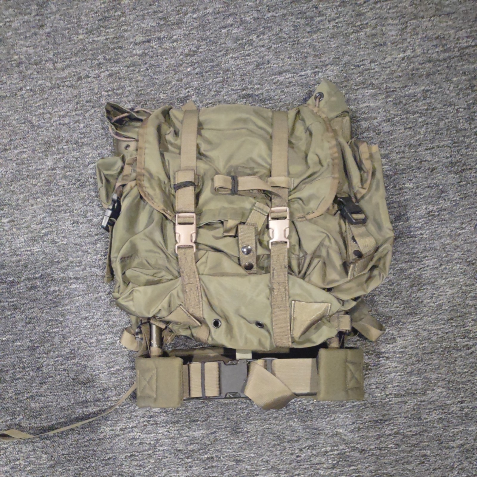 Medium ALICE pack,with frame,straps,kidney pad and shelf.FREE SHIPPING