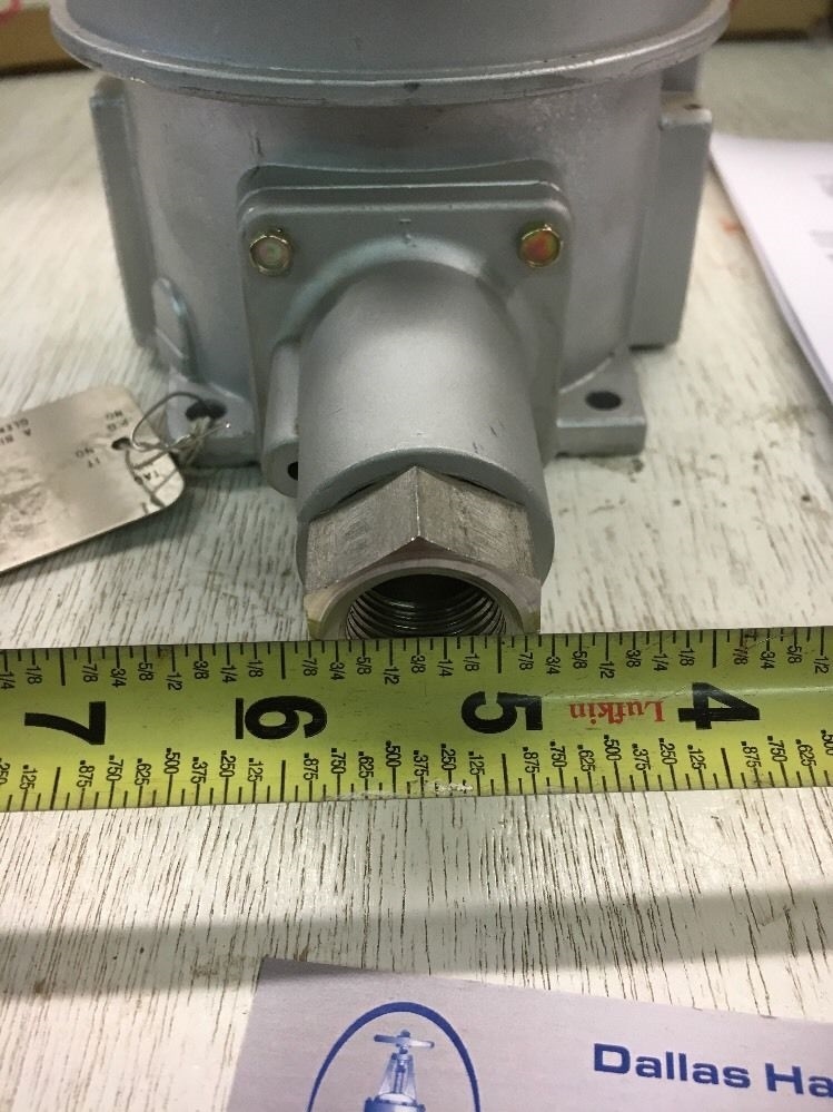 UE United Electronics J120-190 Pressure Switch 5-30 psi