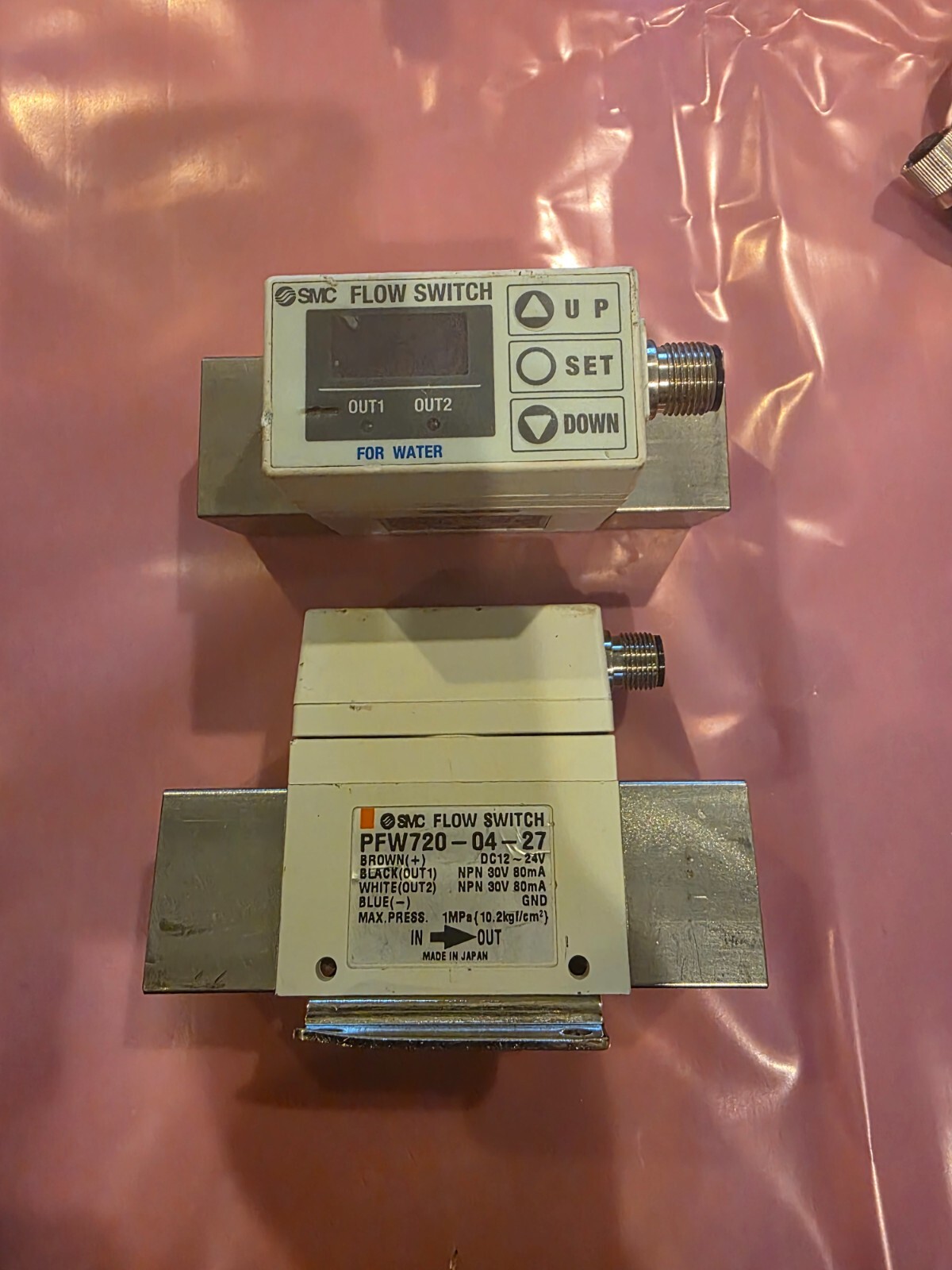 SMC DIGITAL FLOW SWITCH FOR WATER DC12-24V PFW720-04-27 QTY (1) Free Shipping