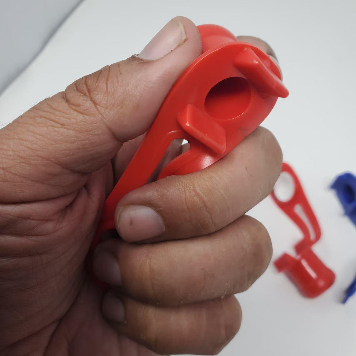 Silicone Poultry Handling Gloves with Protective Caps Adjustable Rooster Safe