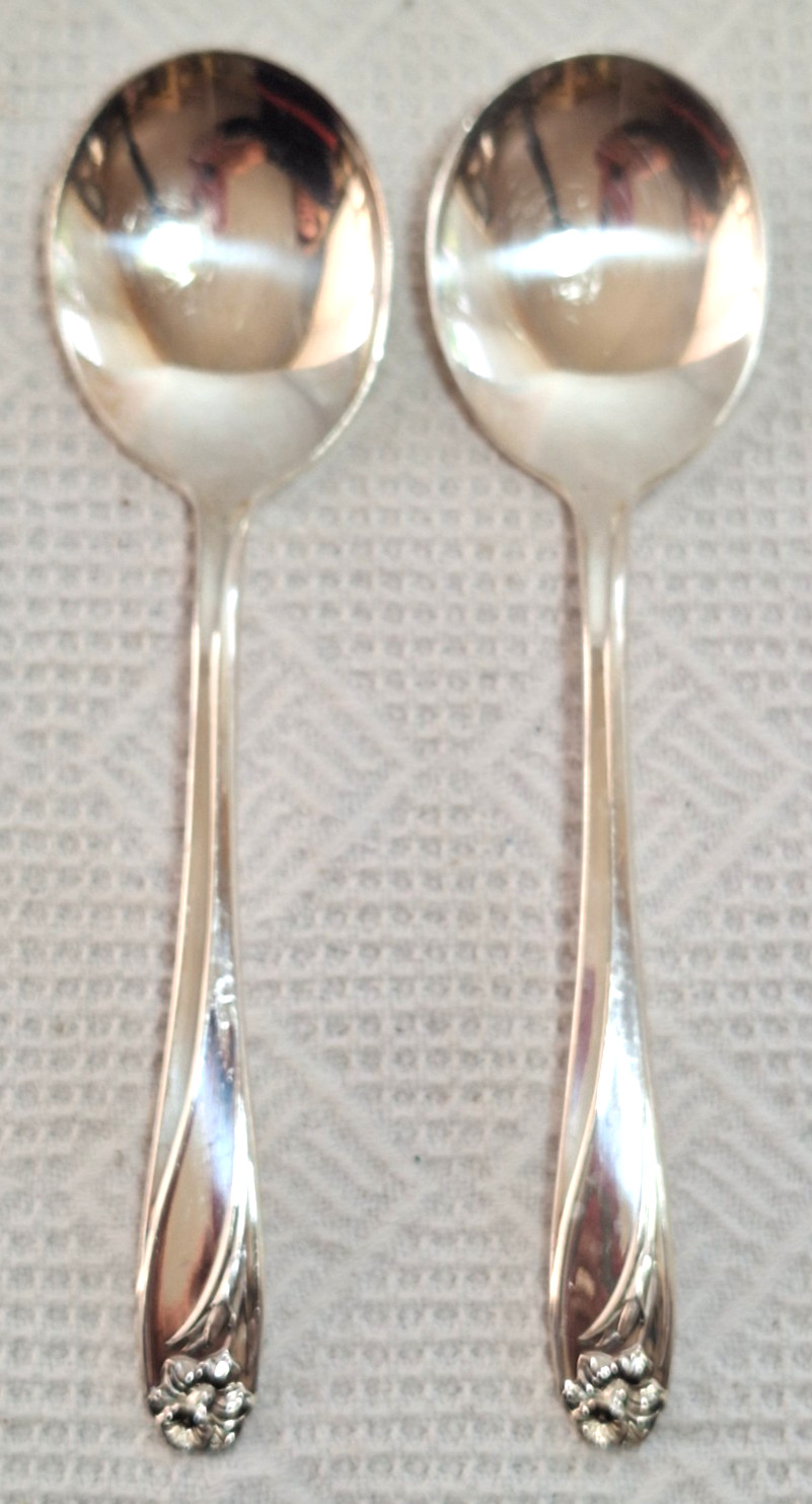 1847 Rogers Bros. IS "Daffodil," Soup Spoons, Set of 2, 7" Long