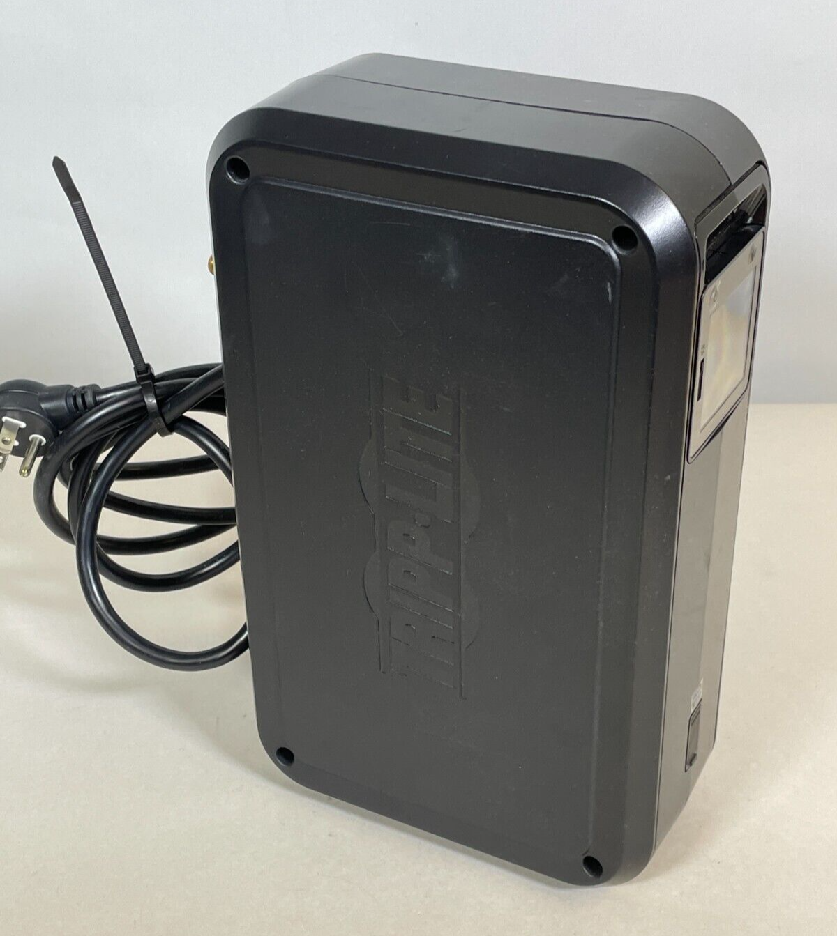 Tripp Lite Battery Backup 8 Outlet G1010USB – will not charge Battery