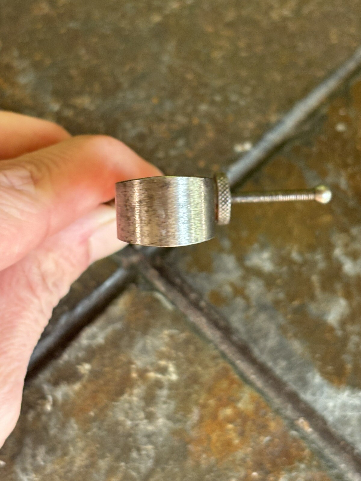 L.S. Starrett 275A 3” Spring-Type Outside Calipers Round Legs - Solid Nut