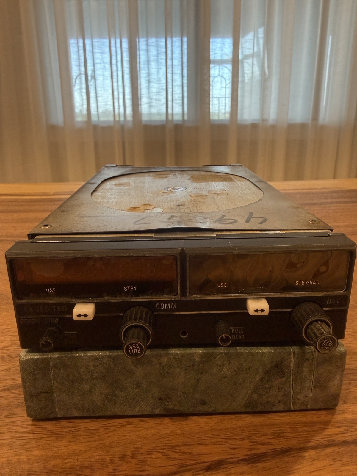 069-1025-05 Bendix King KX 165 NAV/COM with G/S and Tray (28V) Removed Working