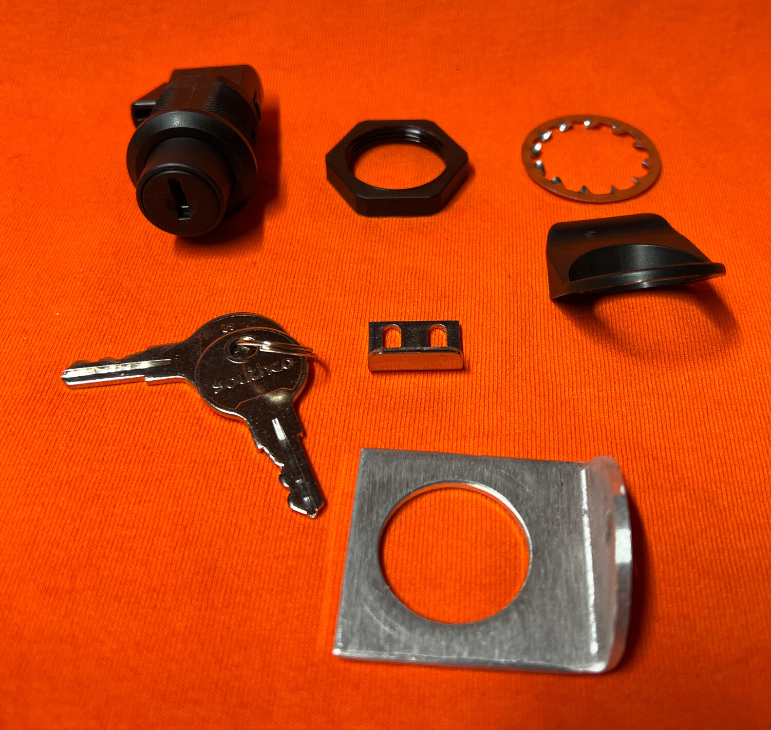 Southco Keylocking Flush/Knob Latch 93-303 With Custom Aluminum Bracket