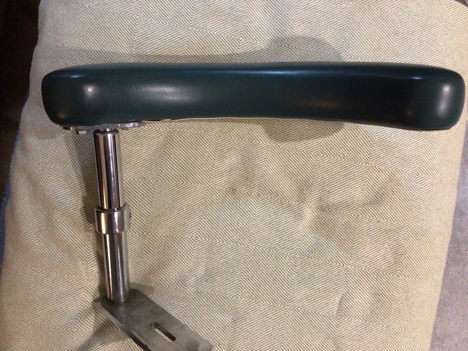 A-Dec Dental Steel 360°Rotation Medical Chair Green Armrest PU Waist Support