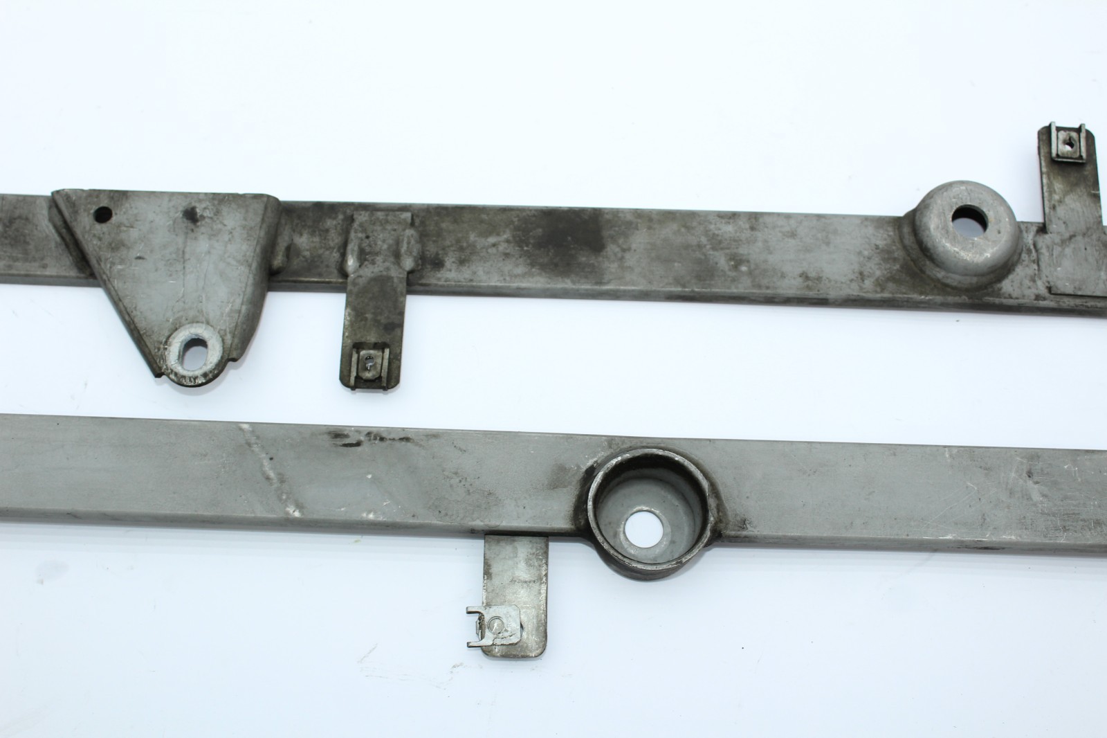 2007-2013 BMW E92 E93 328i 335i Front Subframe V-Brace Axle Strut Bracket Pair