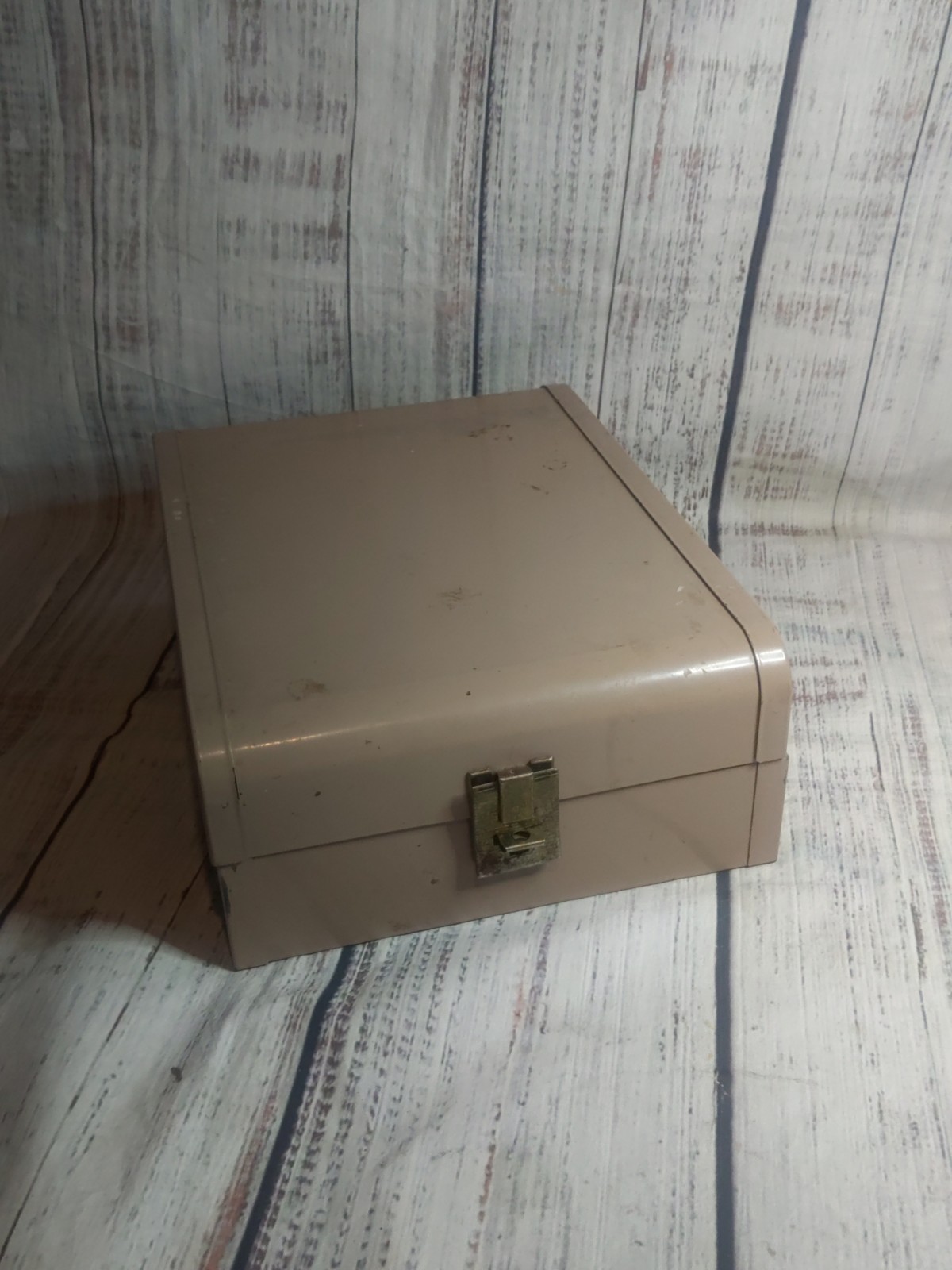 Vintage Beige Metal Lock Box 9x12 x4