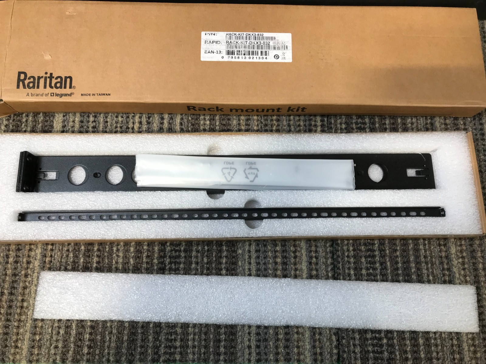 Raritan Rack Mount for KVM Switch, Console Server, Black RACK-KIT-DKX3-832 **