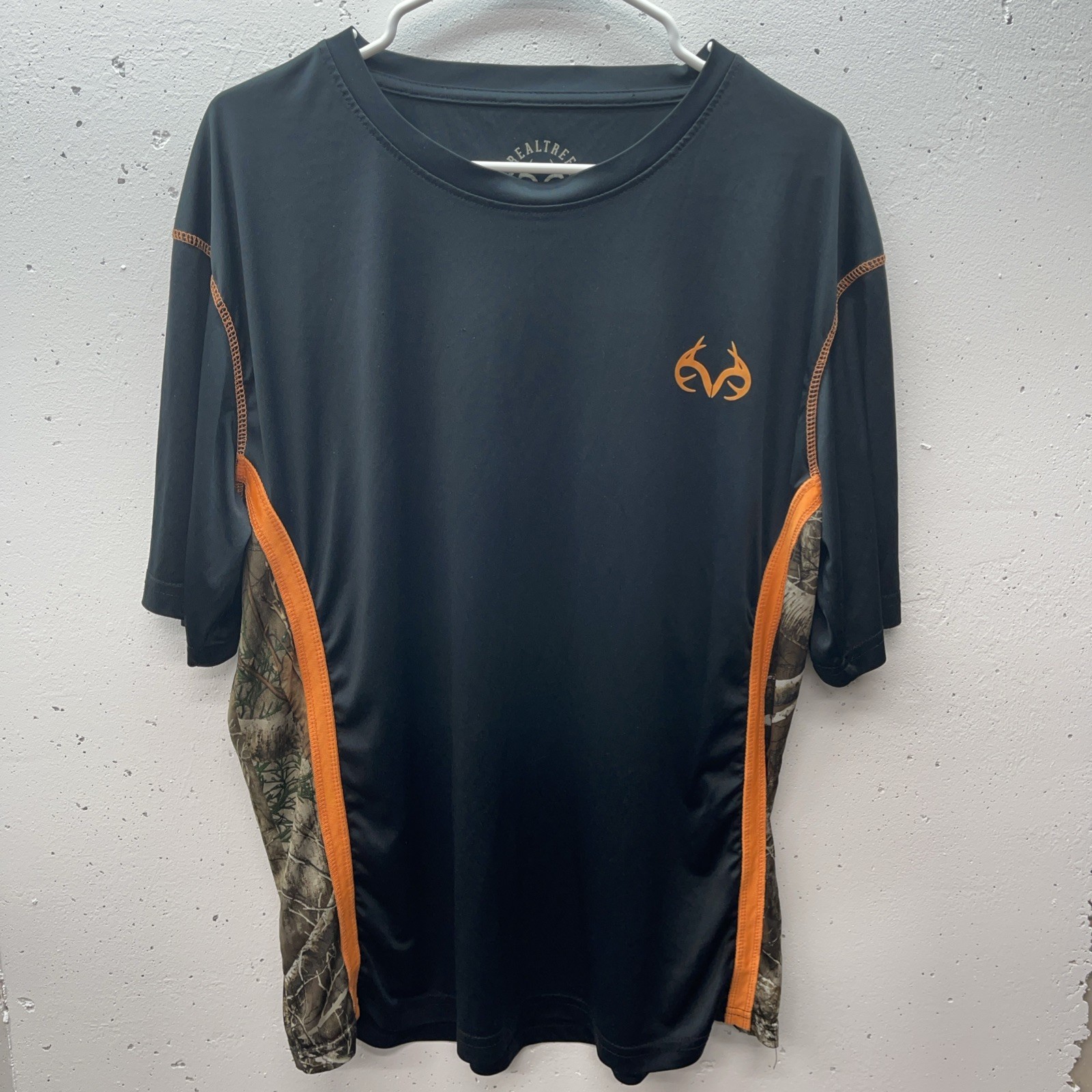 Realtree by Antler Creek Black & Orange Camo Shirt - XL