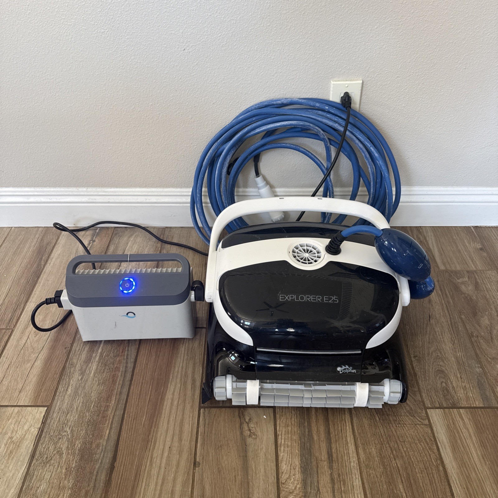 Dolphin Explorer E25 WiFi Robotic Pool Cleaner Wall Climbing