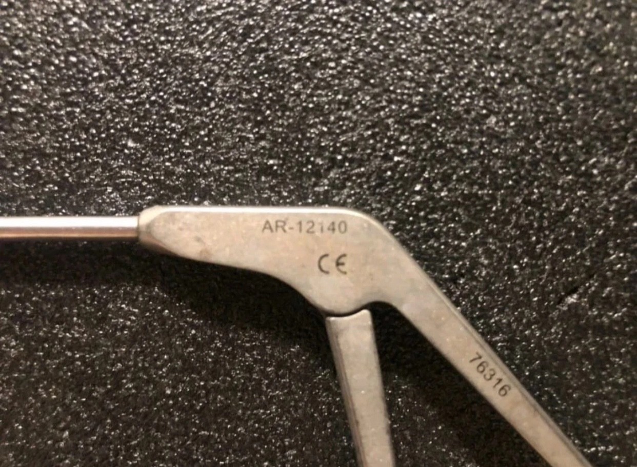 Arthrex - REF: AR-12140 - Serrated Tooth Scissors Straight Tip 3.4mm 6.5"