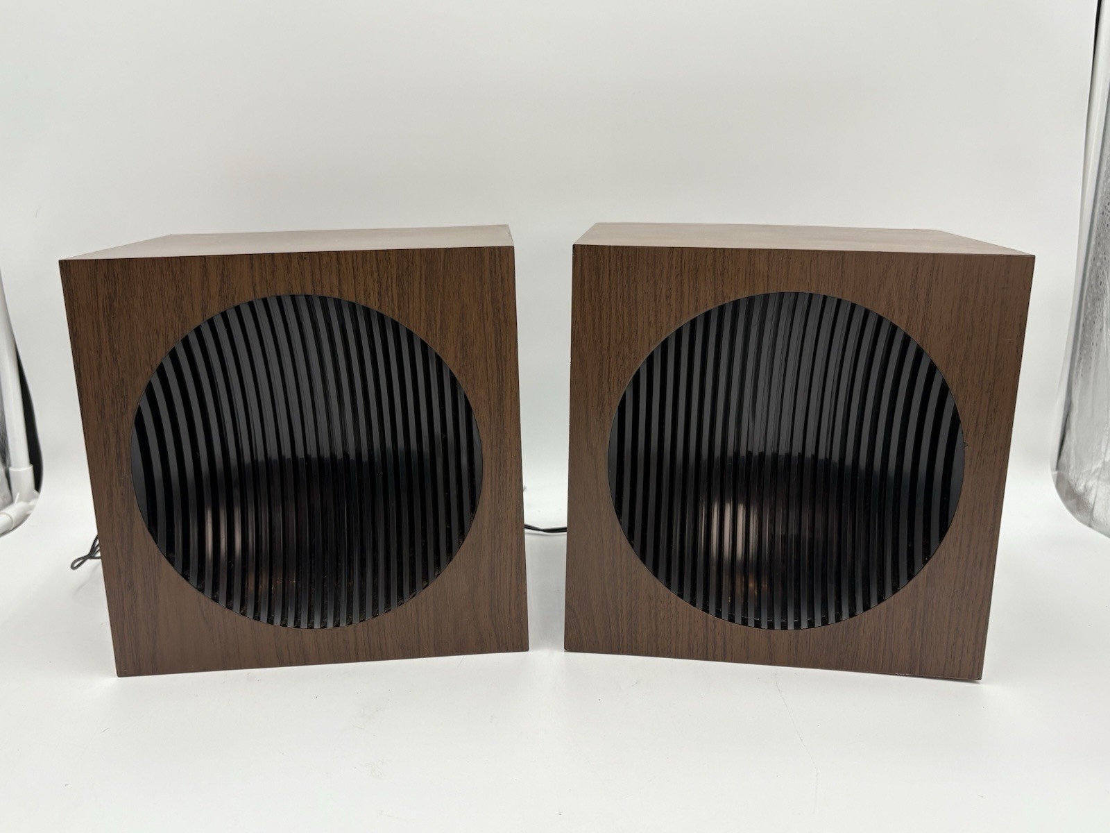 Vintage Philco 60’s Bookshelf Omni Directional Speakers Set Of 2 TESTED