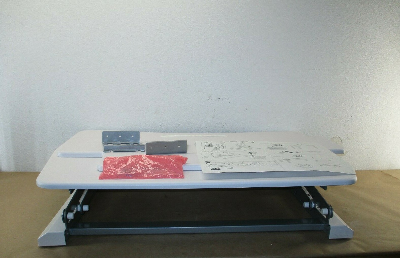 Mount-It! MI-7956 Adjustable Standing Desk Converter White Open Box