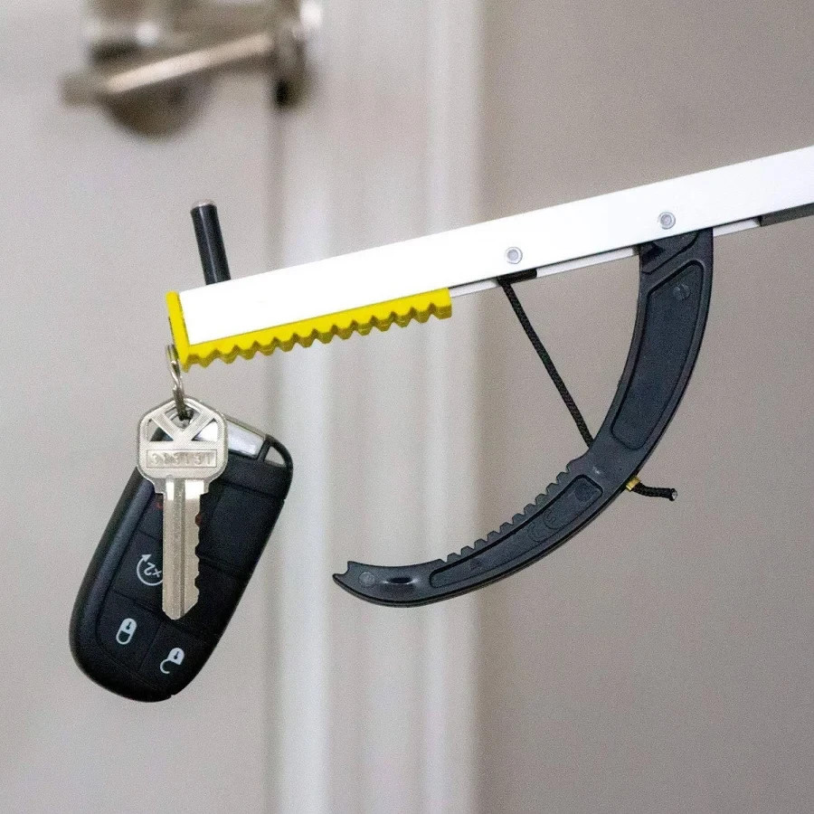 Aluminim Reacher 32" with magnetic tip