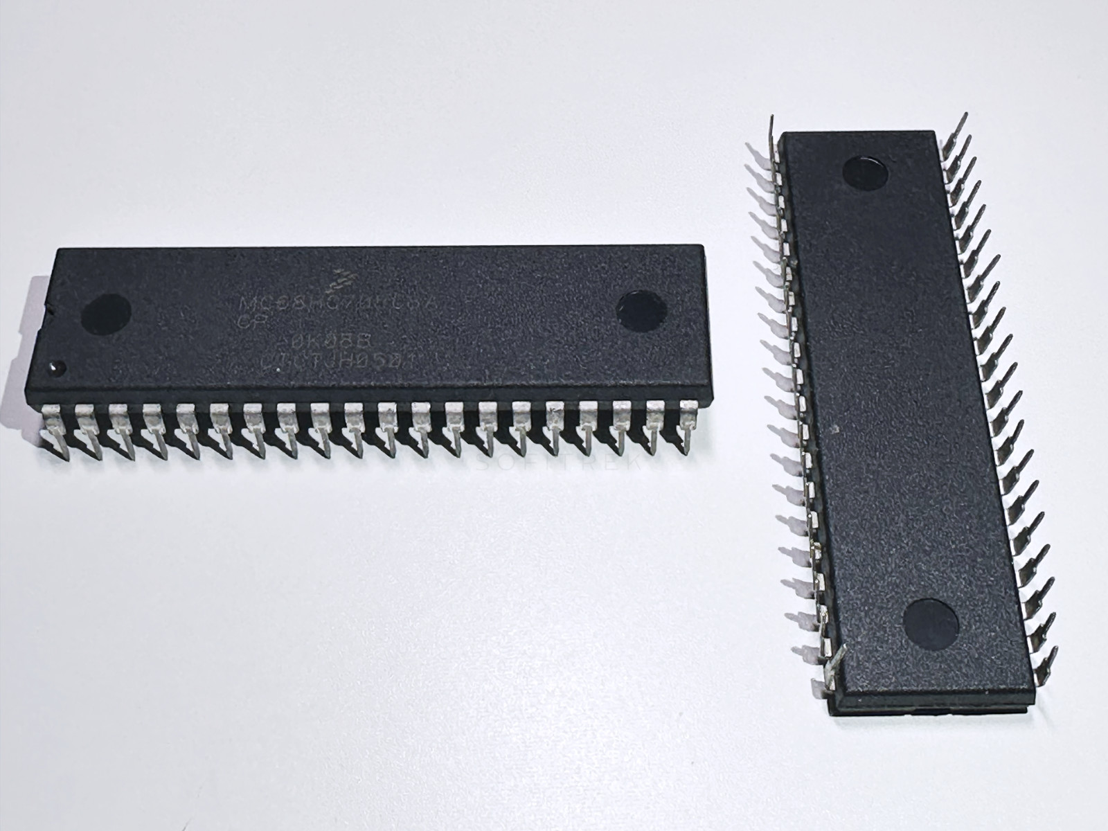 1X MC68HC705C8A MC68HC705C8ACP Freescale 8-bit Microcontroller 8K EPROM DIP-40