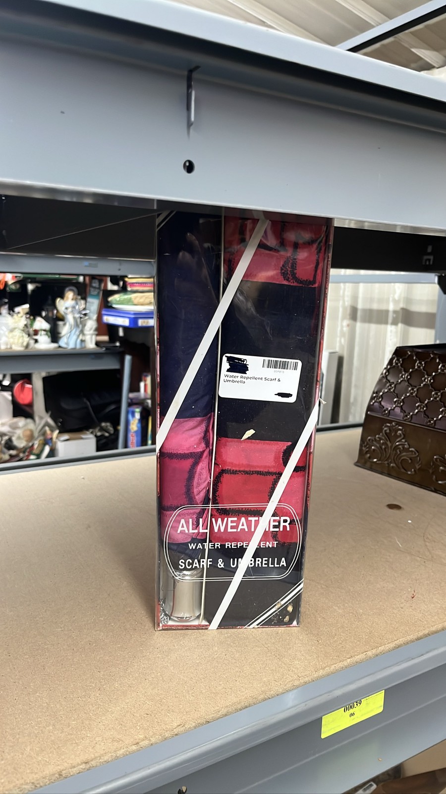 ALL WEATHER Water Repellent Scarf & Umbrella Set Red Black