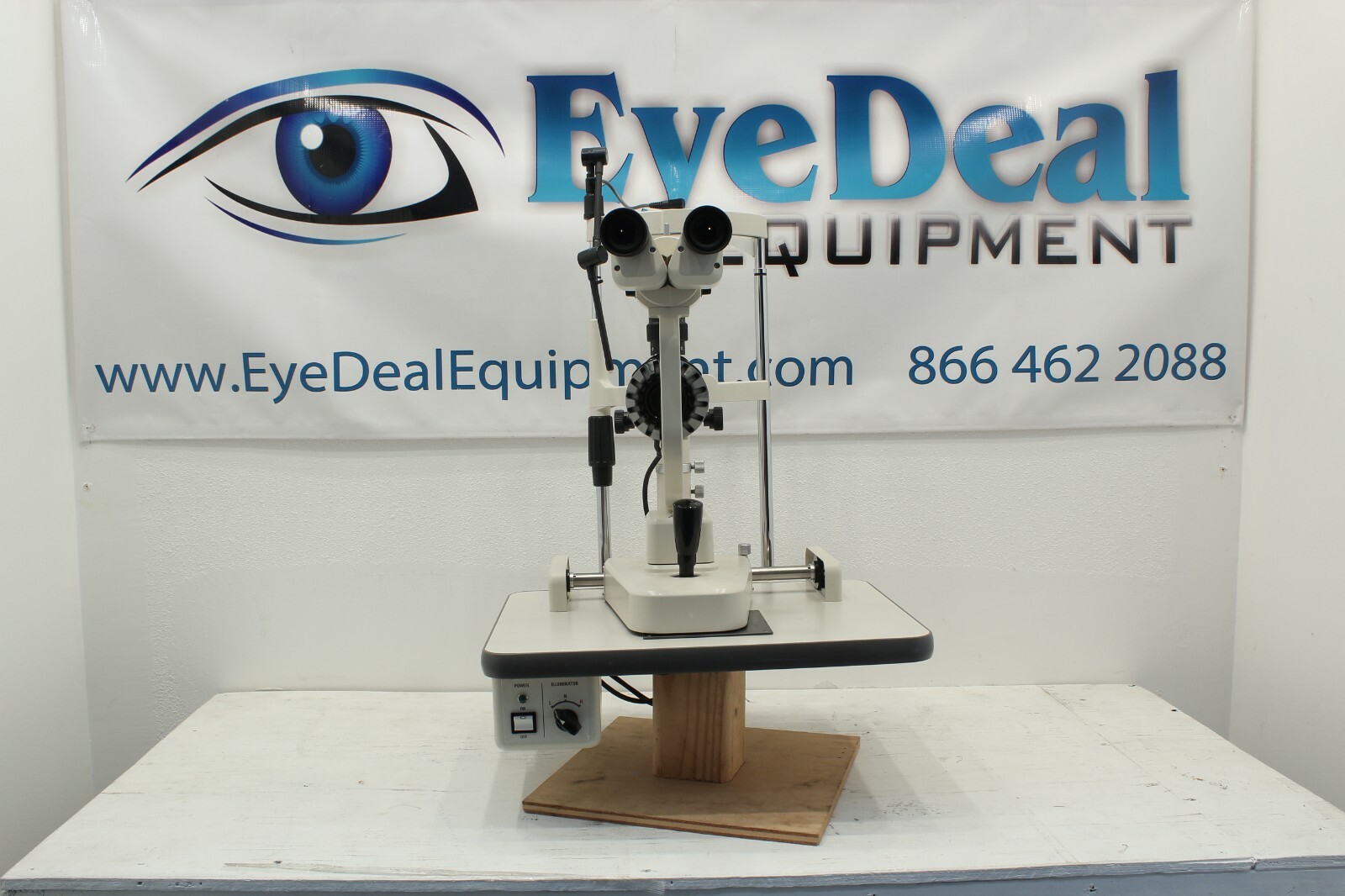 Topcon SL 2E slit lamp