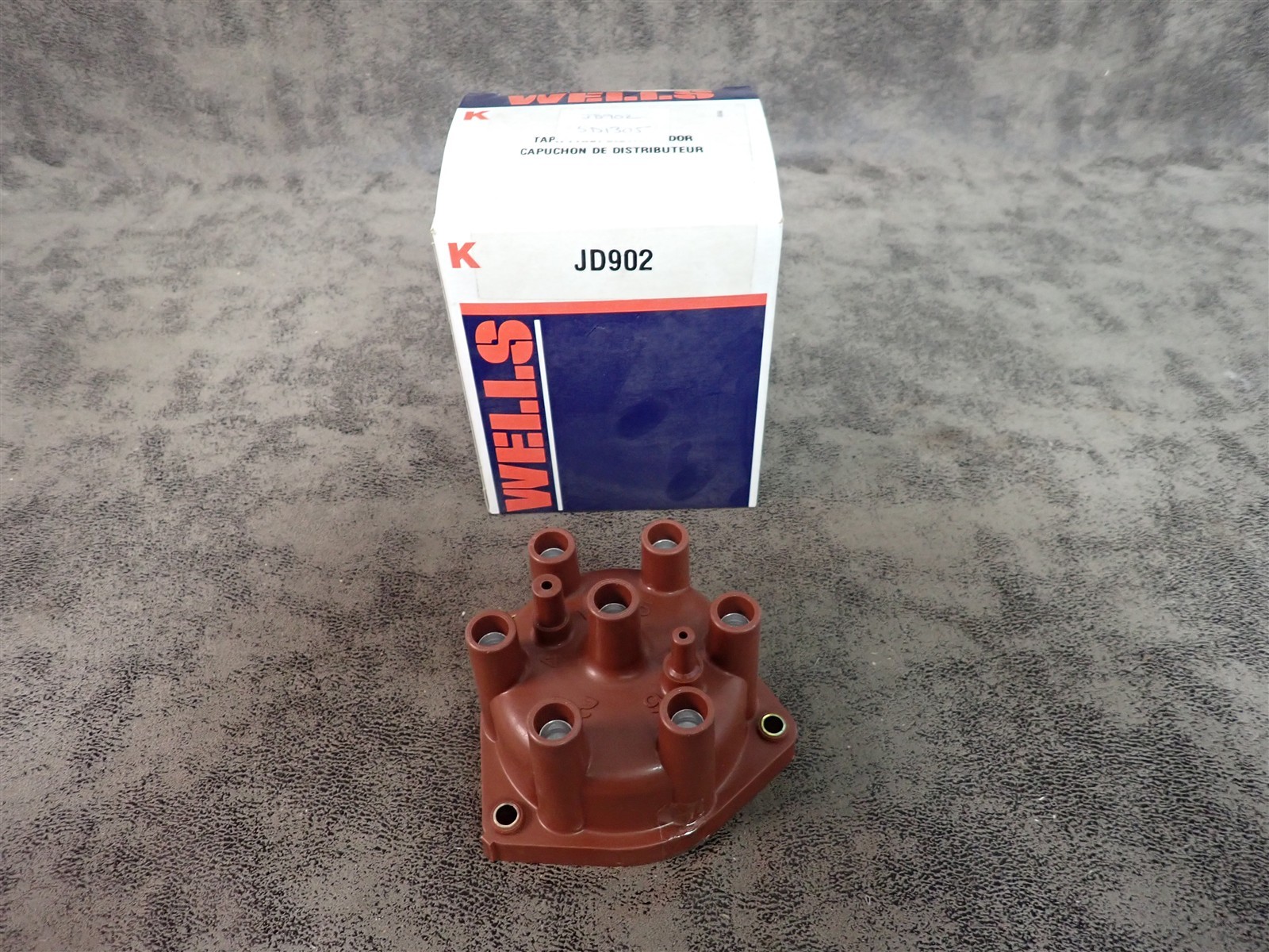 NEW WVE 5D1305 Distributor Cap (G83)