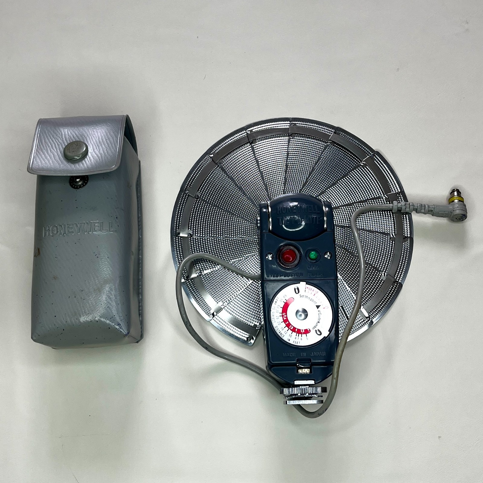 Vintage Honeywell Tilt-A-Mite Camera Flash Unit w/ Original Case Untested Japan