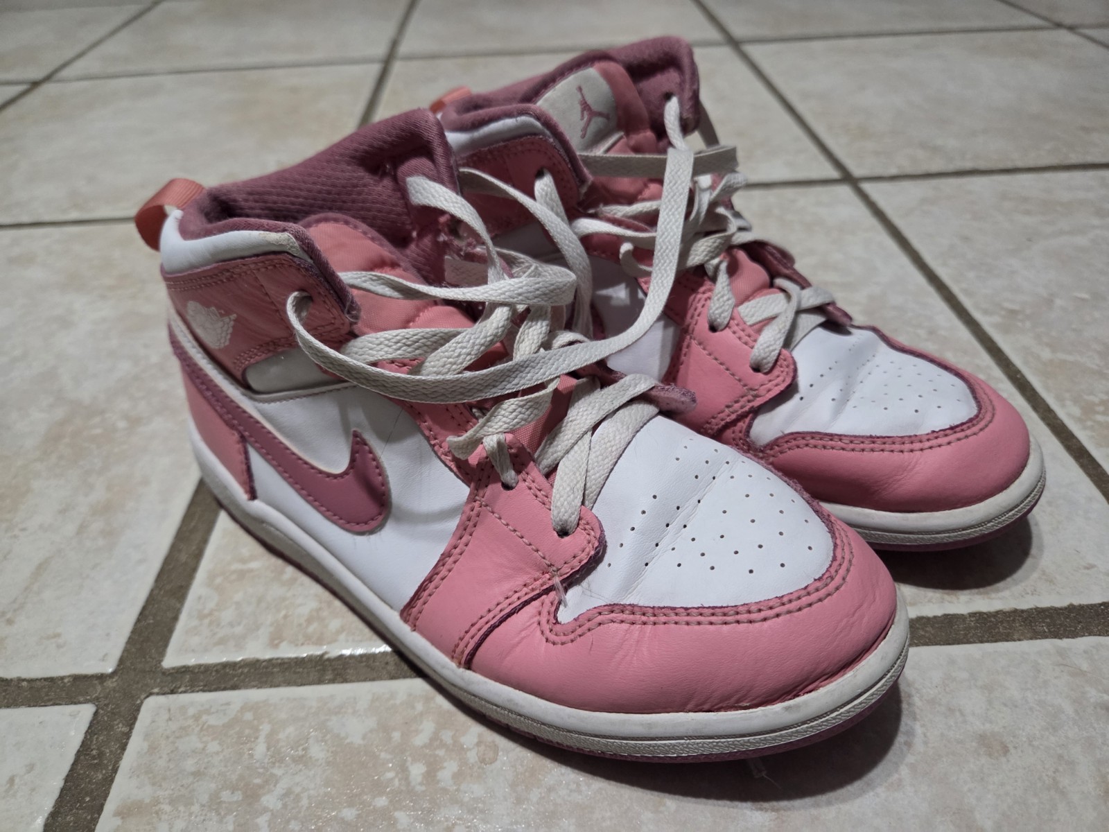 air jordan 1 mid (gs) us 3y coral chalk/desert berry white dq8423-616