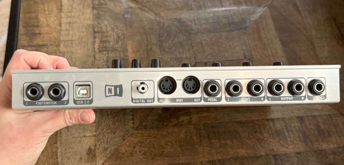 Native Instruments Kore 2 USB MIDI Controller -No Cords-