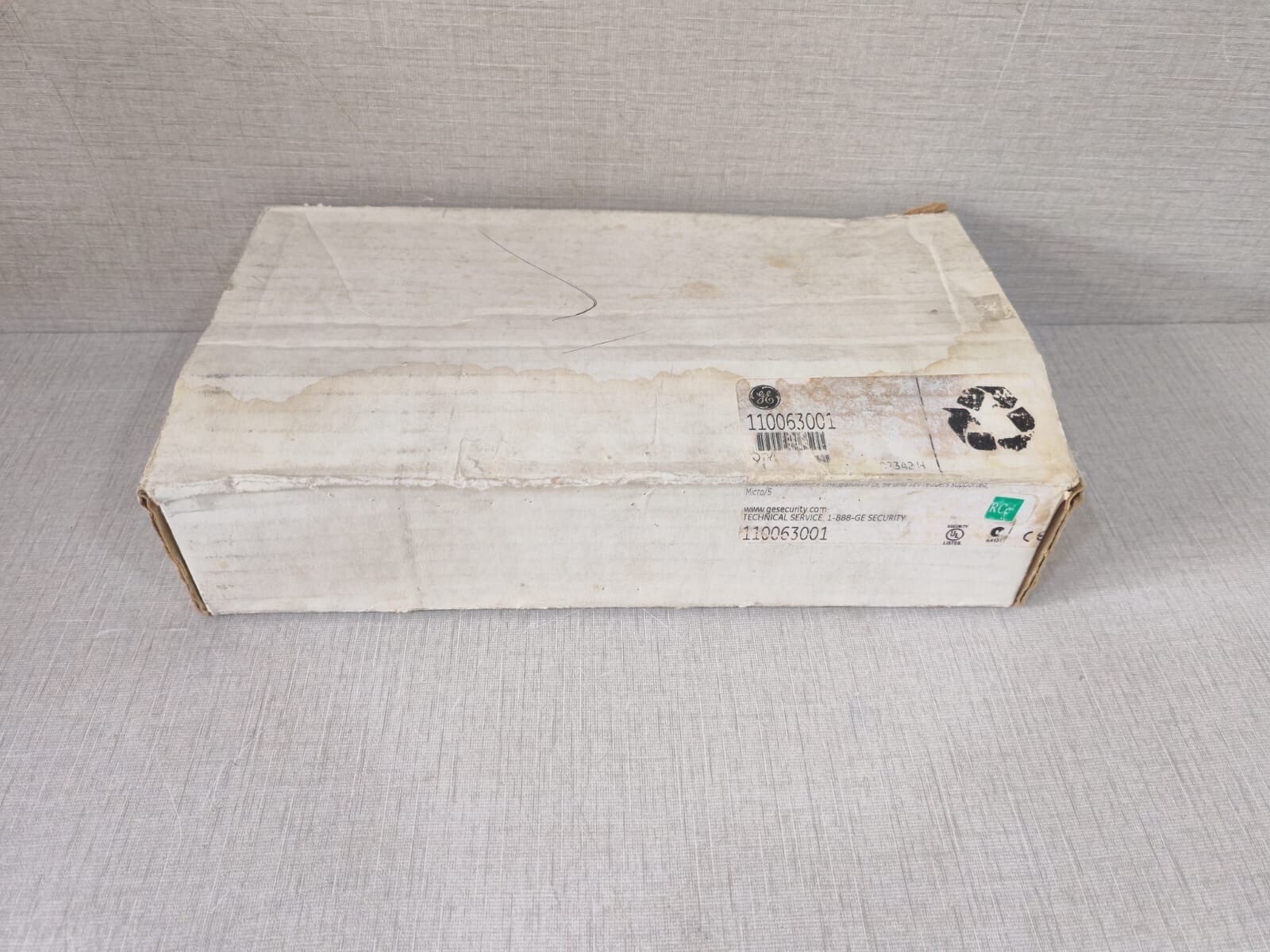 GE 2RP Reader Interface Unsupervised DI Board 110063001 - NEW W/ FILTHY BOX