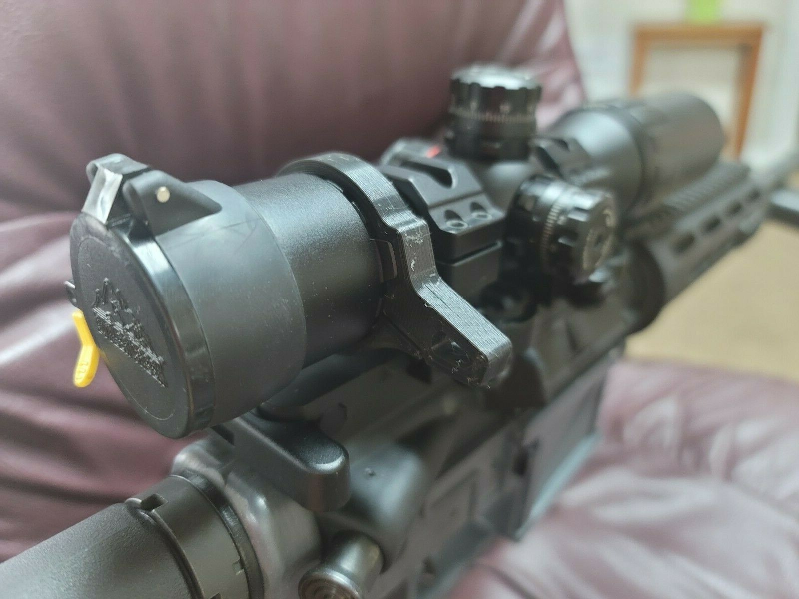 UTG 3-9x32 1" BugBuster Side Illuminated scope throw lever