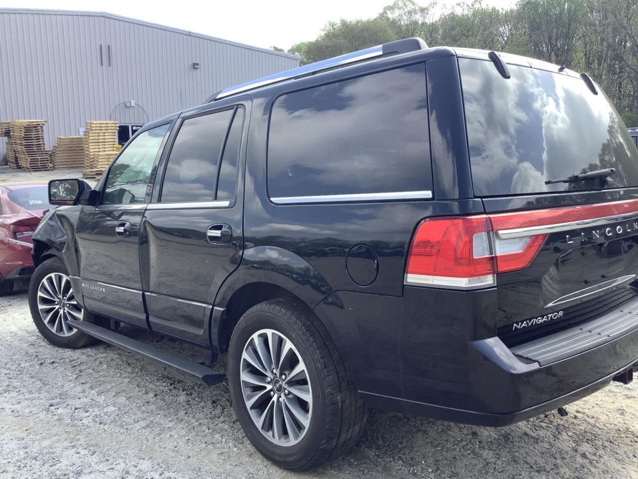 NAVIGATOR 2016 Glove Box 4593614