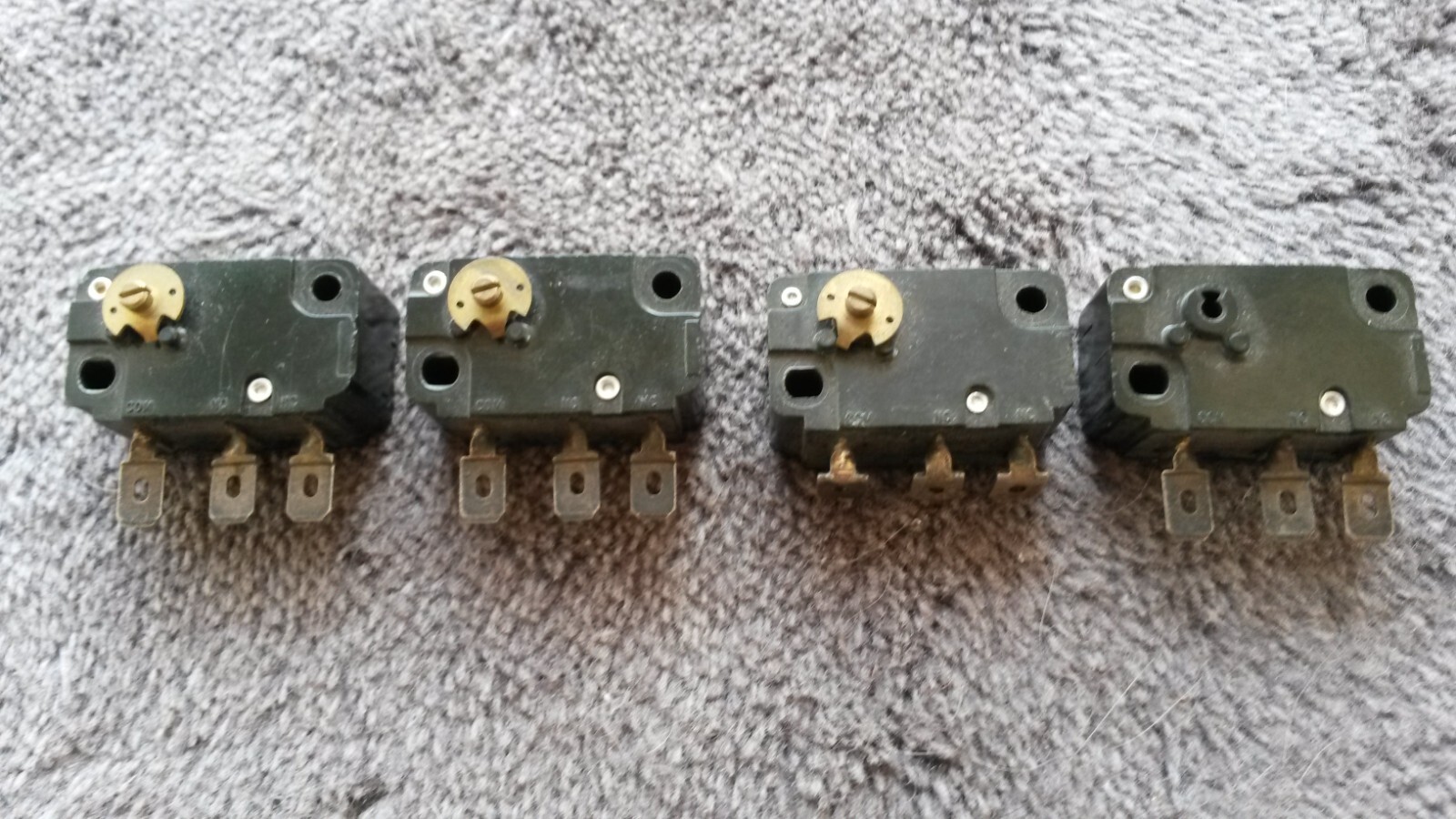 4x CHERRY MICRO SWITCH WECHSEL-TASTER 1xUM geringer Druck erforderlich