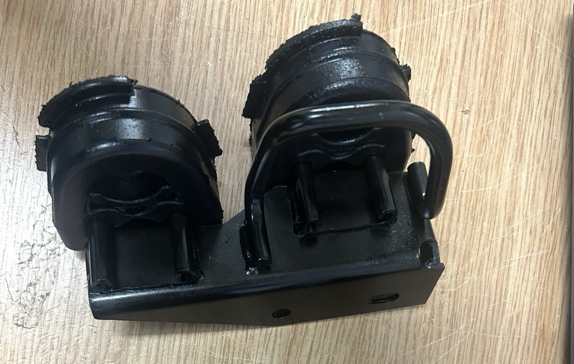 Holder Mercedes Benz W463/A W464 G-Class G63 AMG Exhaust Rubber OEM A4634900602