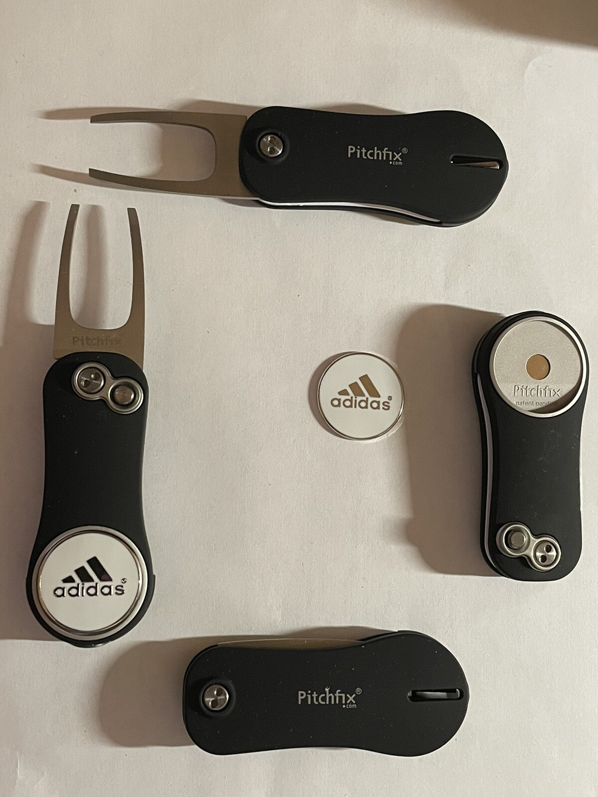 (1) Pitchfix Golf Switchblade Divot Tool Hybrid 2.0 W/Adidas 1" Coin Golf Marker