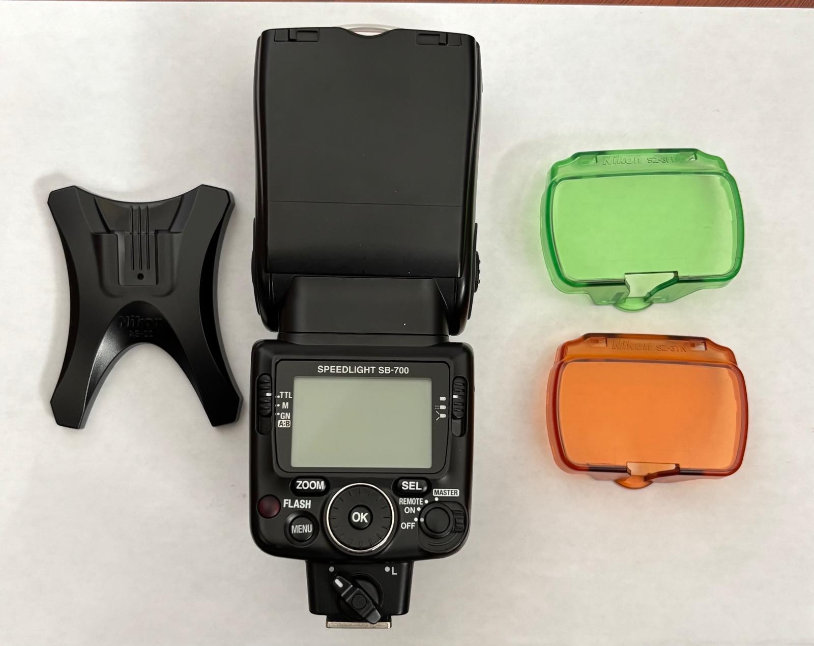 Nikon Speedlight SB-700 Shoe Mount Electronic Flash