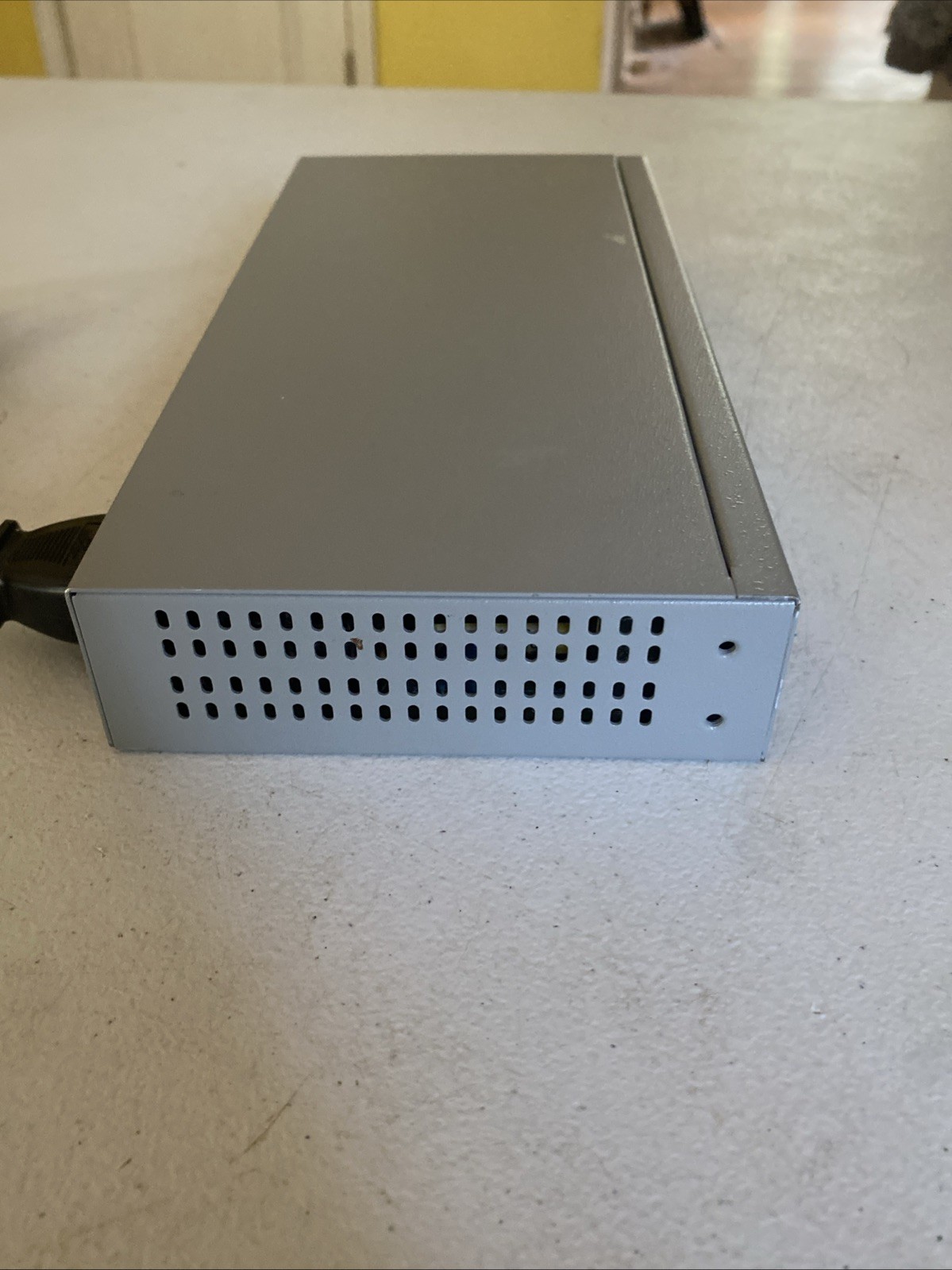 Allied Telesyn International CentreCOM FS708 Ethernet Switch
