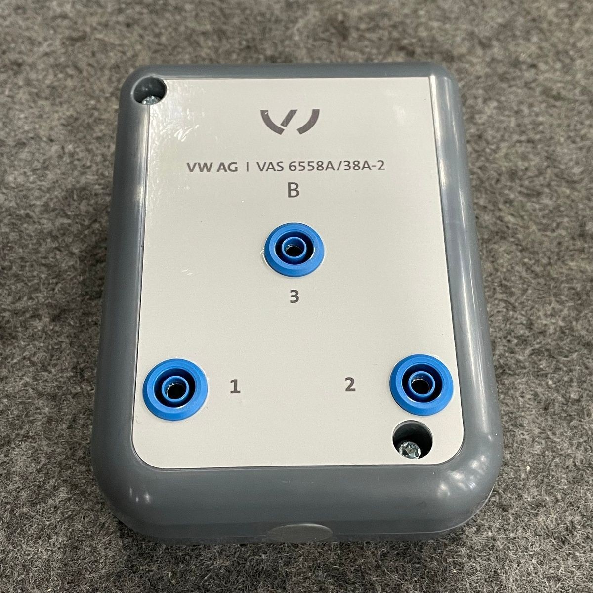 VOLKSWAGEN High-Voltage Test Adapter Set VAS 6558A/38A*
