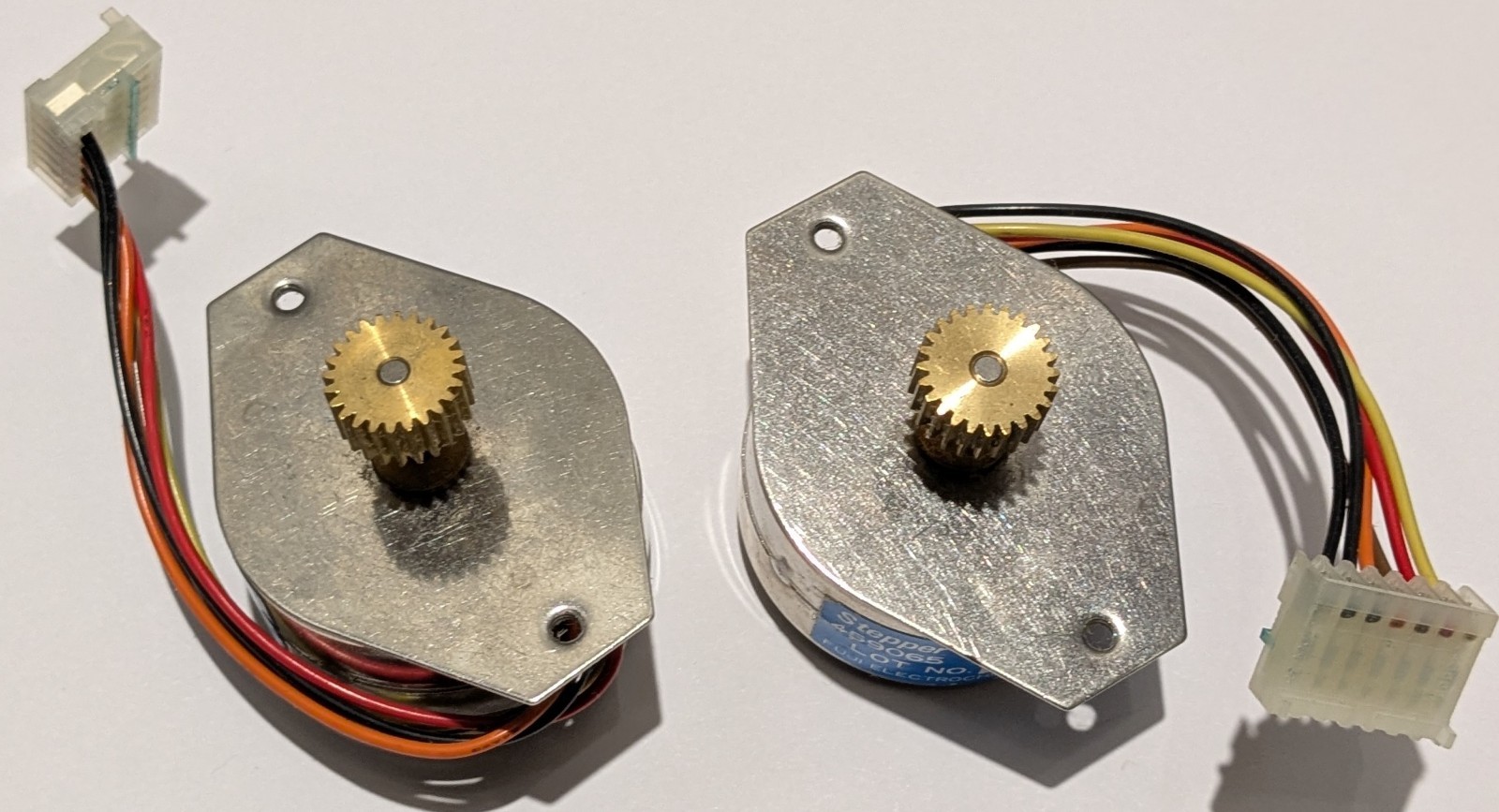2 X Fuji Stepper Motor w/ Gear - 24 V - 7.5 deg/step - SMR40 - 42mm D - Japan