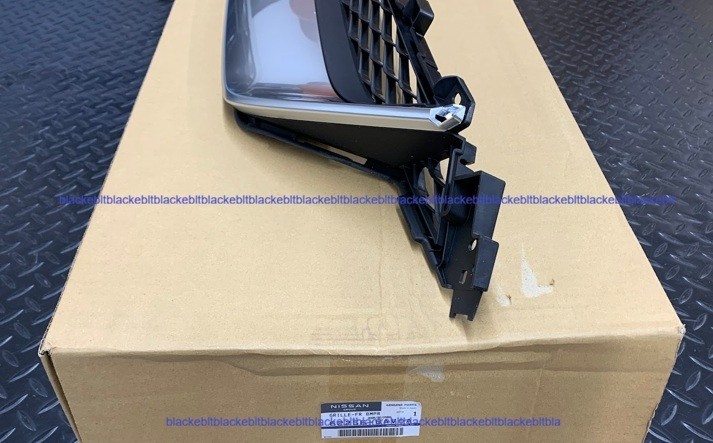 NISSAN Genuine 622566AV0A GRILLE-FRONT BUMPER 62256-6AV0A JDM JAPAN