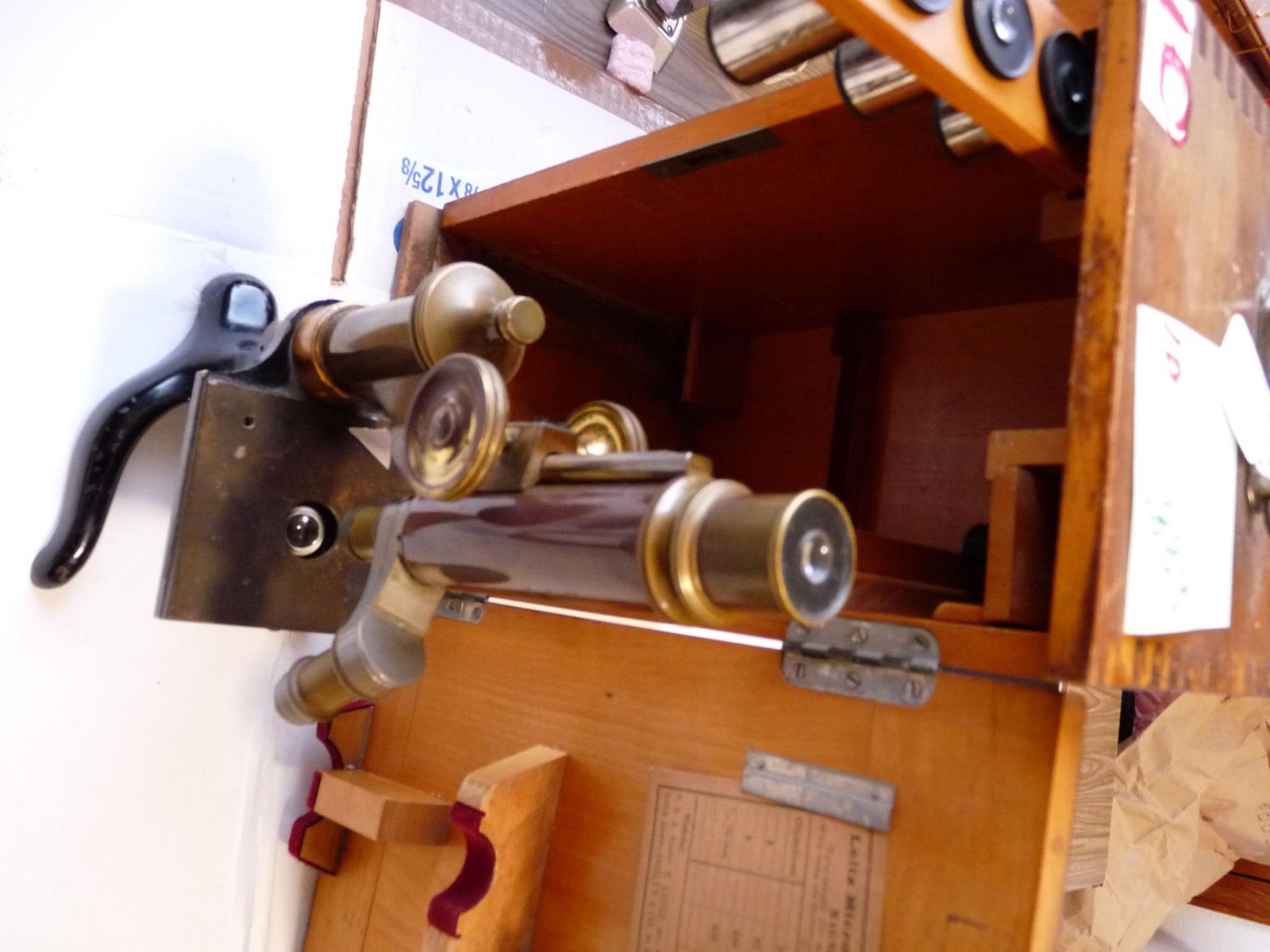 LEITZ MICROSCOPE WITH CASE AND LENSES BRASS 889